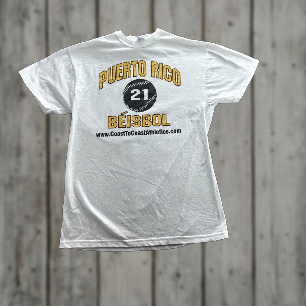 Russell Athletic VINTAGE Puerto Rico Beisbol 21 Shirt Mens Medium White Russell Athletic Crew Neck Graphic Print T-Shirt Size US M / EU 48-50 / 2 - 1 Thumbnail
