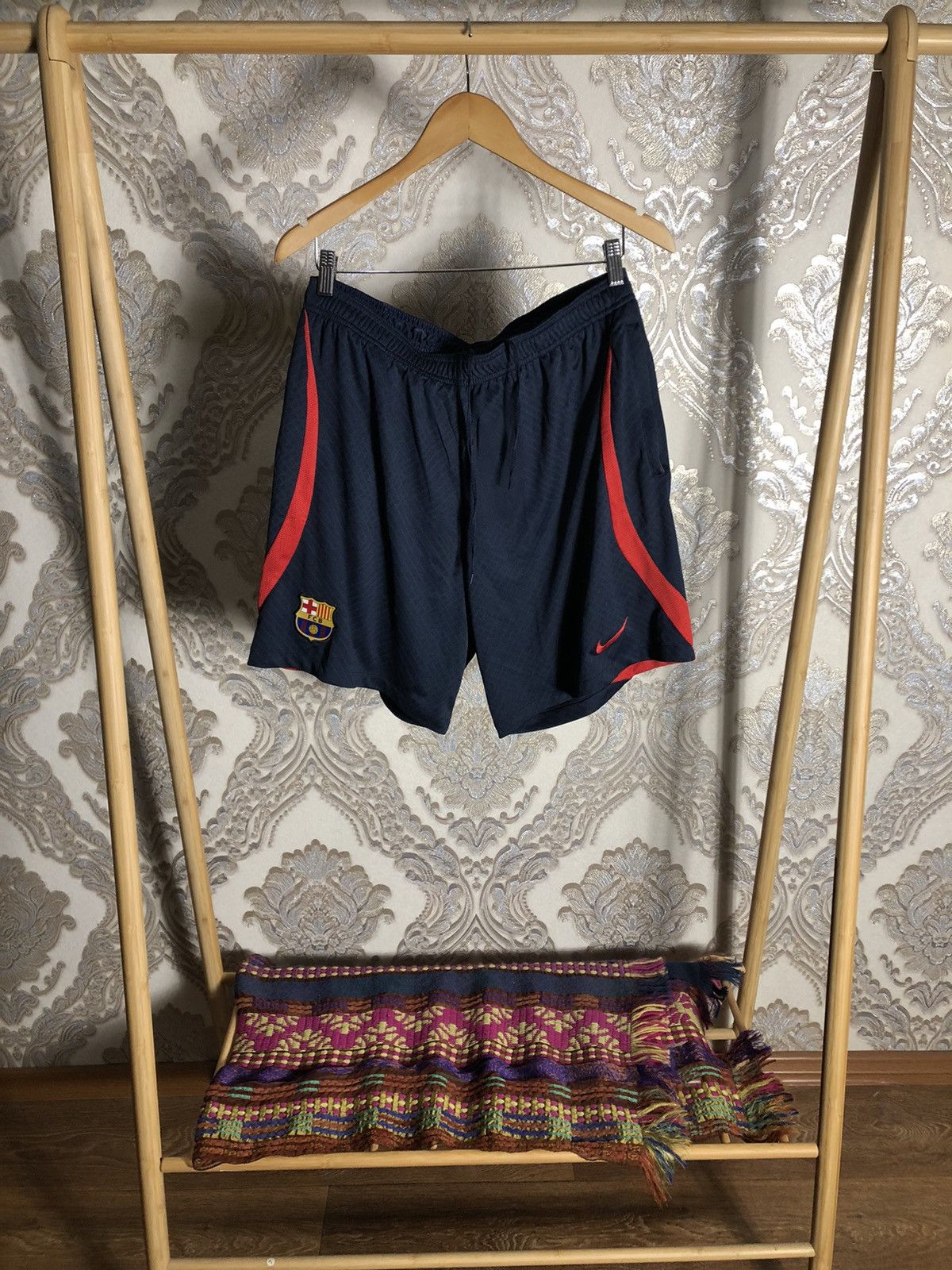Nike VINTAGE NIKE FC BARCELONA SPAIN SOCCER JERSEY RETRO Y2K 90s Size US XL / EU 56 / 4 - 1 Thumbnail