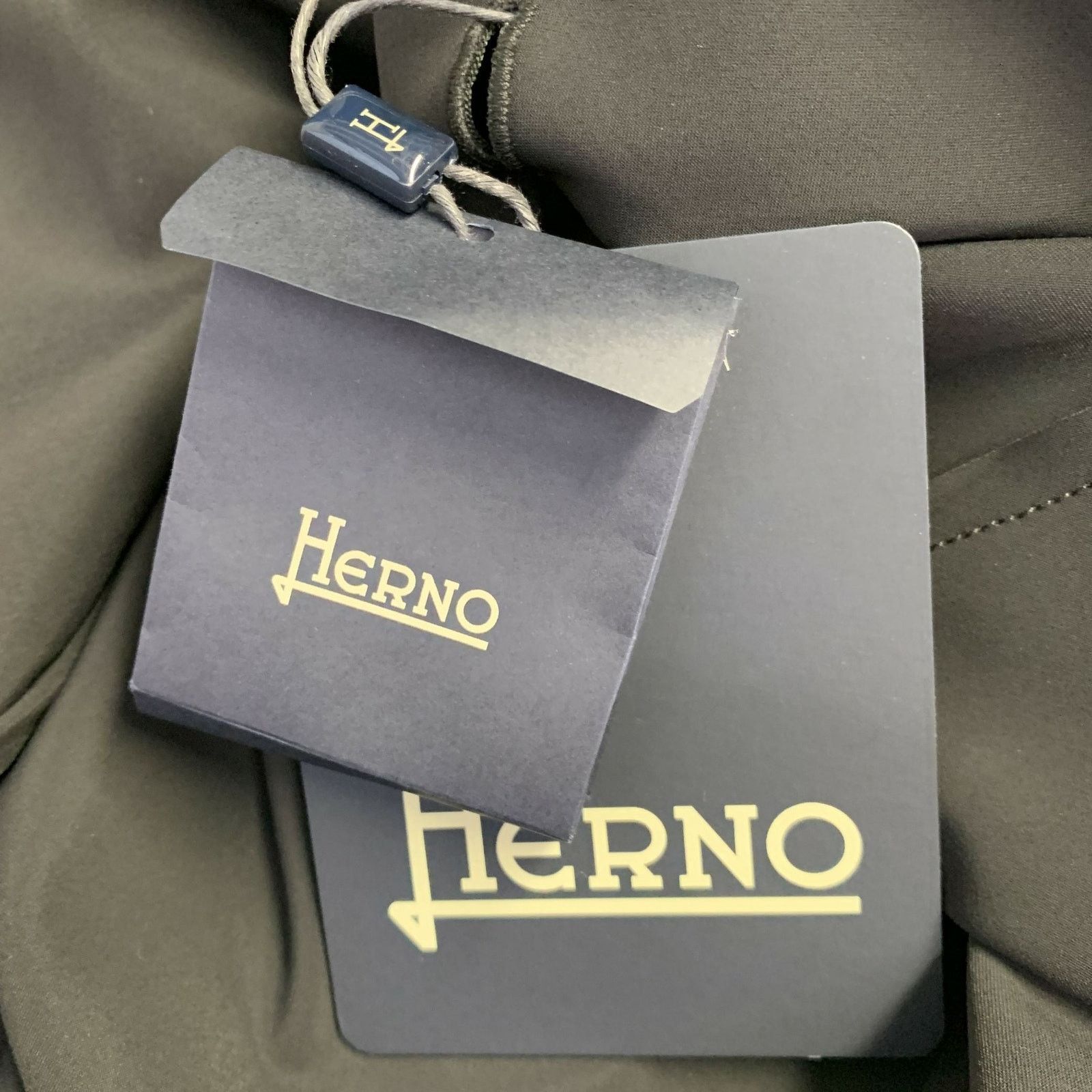 Herno HERNO Size 8 Black Nylon Blend Single breasted Jacket Size M / US 6-8 / IT 42-44 - 6 Thumbnail