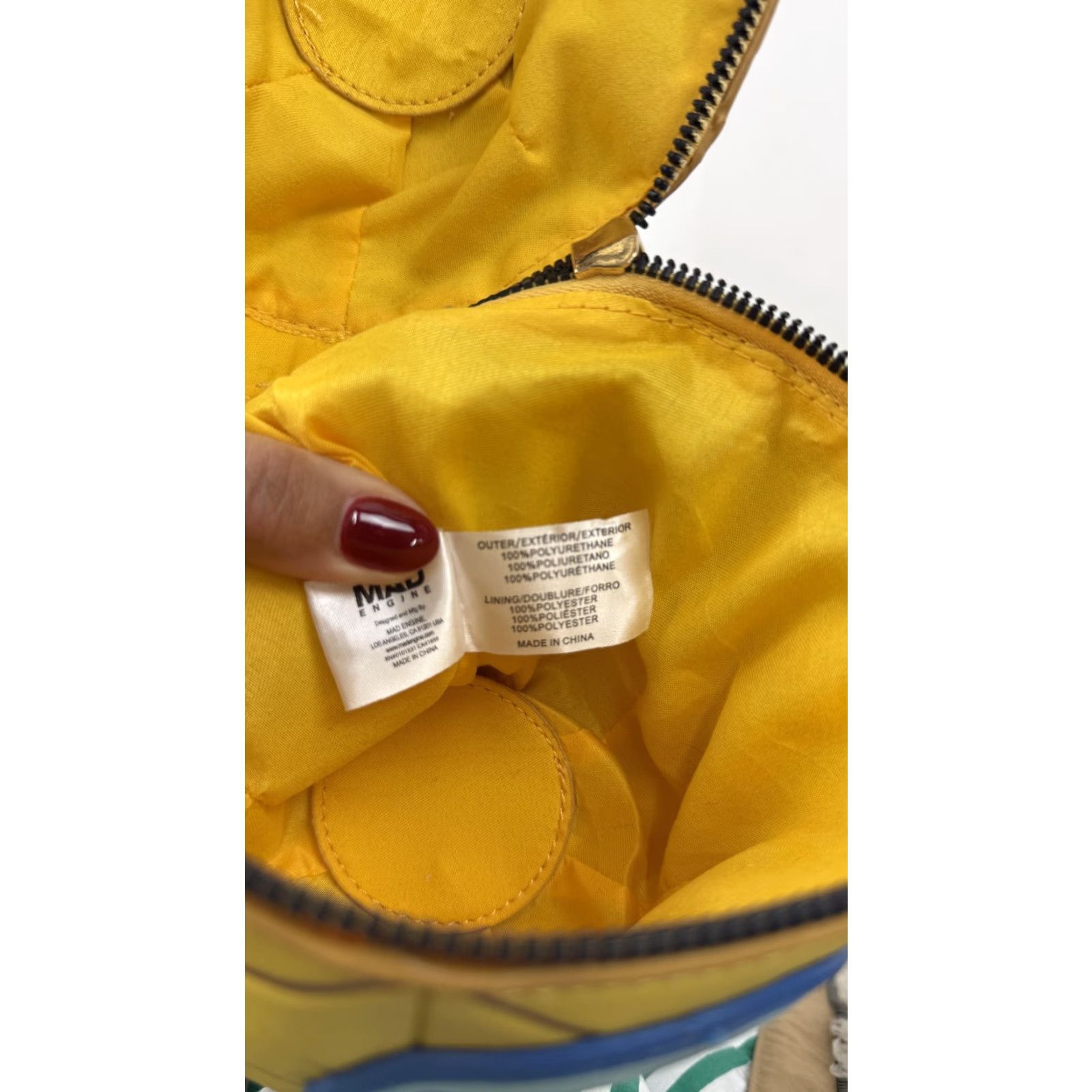 Mad Engine SpongeBob SquarePants Pineapple Crossbody Bag Womens Yellow Nickelodeon Size 28" / US 6 / IT 42 - 4 Thumbnail