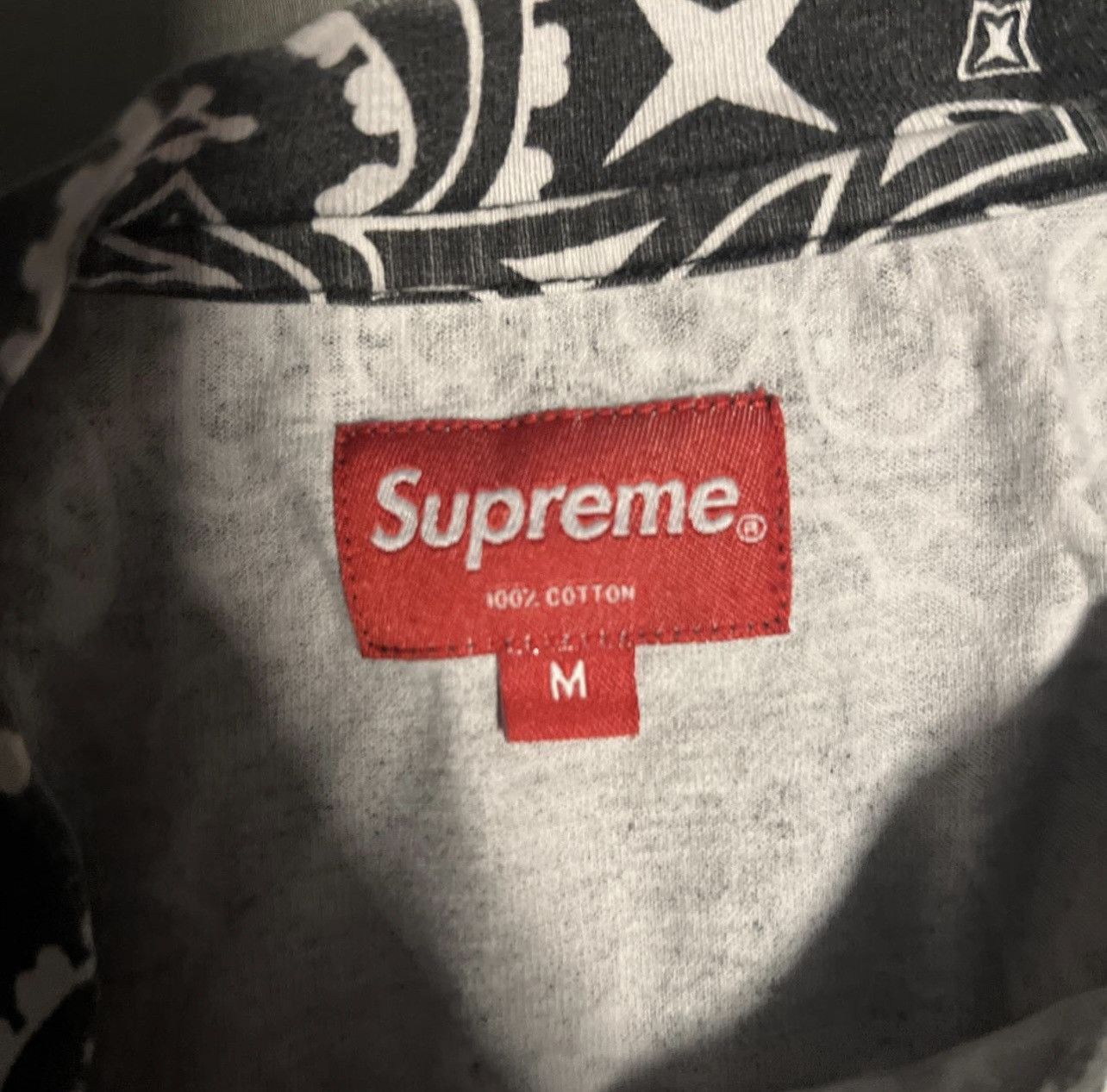 Supreme Supreme Small Box "Black Bandana" Size US M / EU 48-50 / 2 - 3 Thumbnail