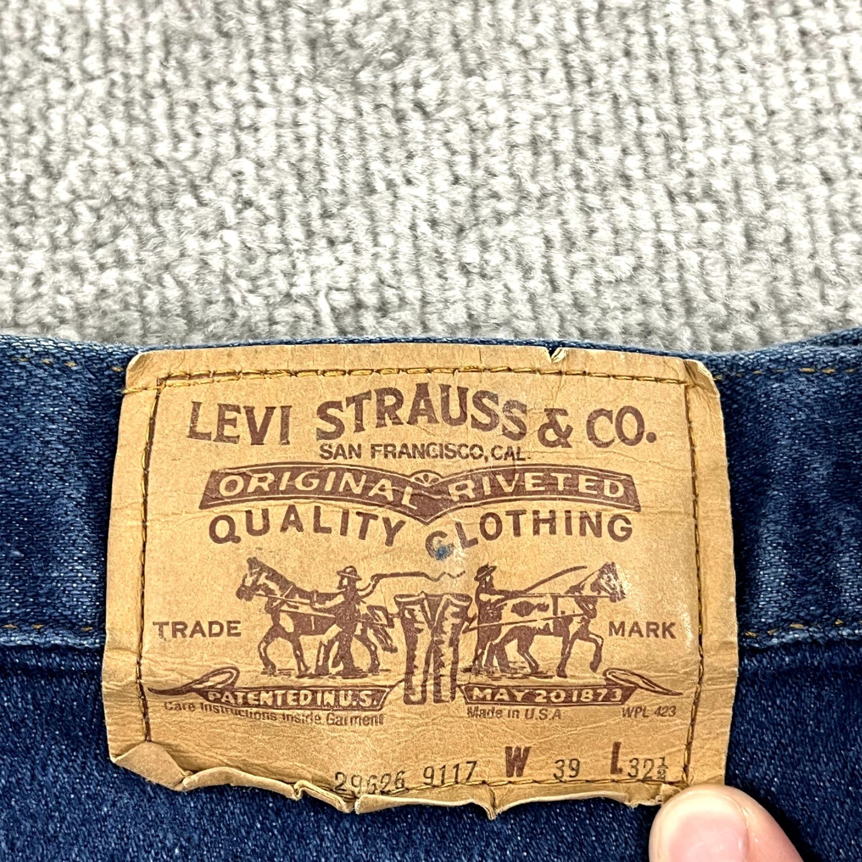 Levi's VINTAGE Levi's Jeans Mens 35x32.5 Blue Denim Orange Tab 29626 9117 USA Made 80s Size US 35 - 3 Thumbnail