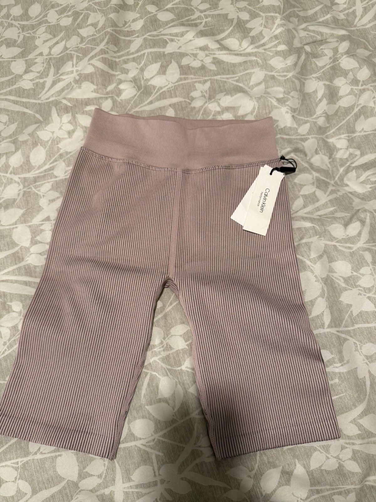 Calvin Klein Long Calvin Klein biker shorts Size 26" / US 2 / IT 38 - 1 Thumbnail
