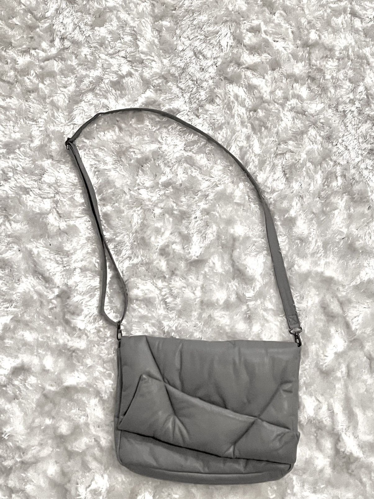 Yohji Yamamoto YOHIJI Yamamoto Gray Discord Medium Bag Size ONE SIZE - 1 Thumbnail