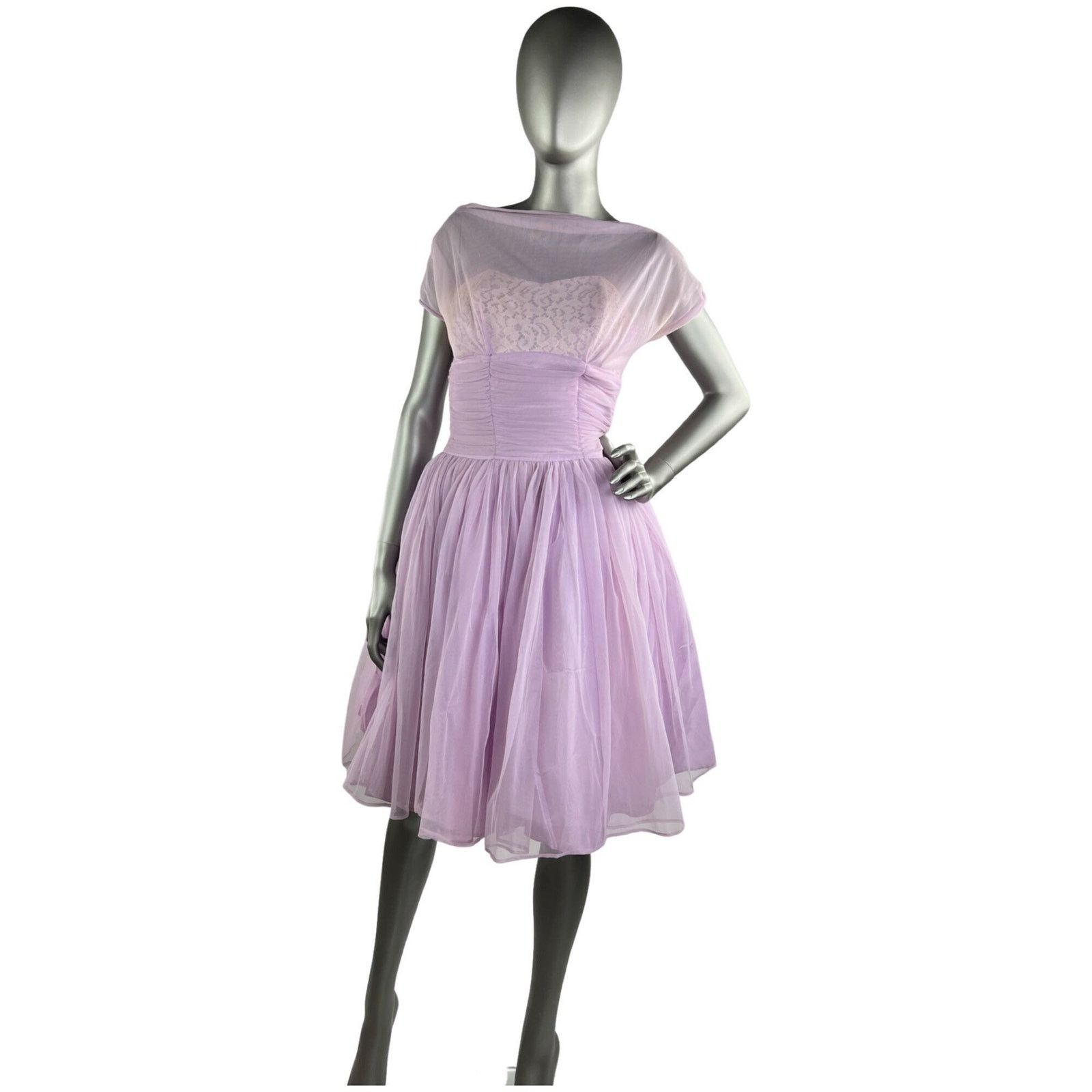 Vintage Vintage 1960s Chiffon And Lace Lilac Mini Dress Small Size S / US 4 / IT 40 - 1 Thumbnail