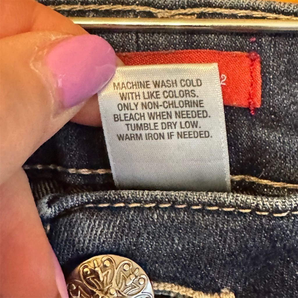 Other Dressbarn Women's Size 12 Dark Wash Straight Capri Jea Size 34" / US 12 / IT 48 - 6 Thumbnail