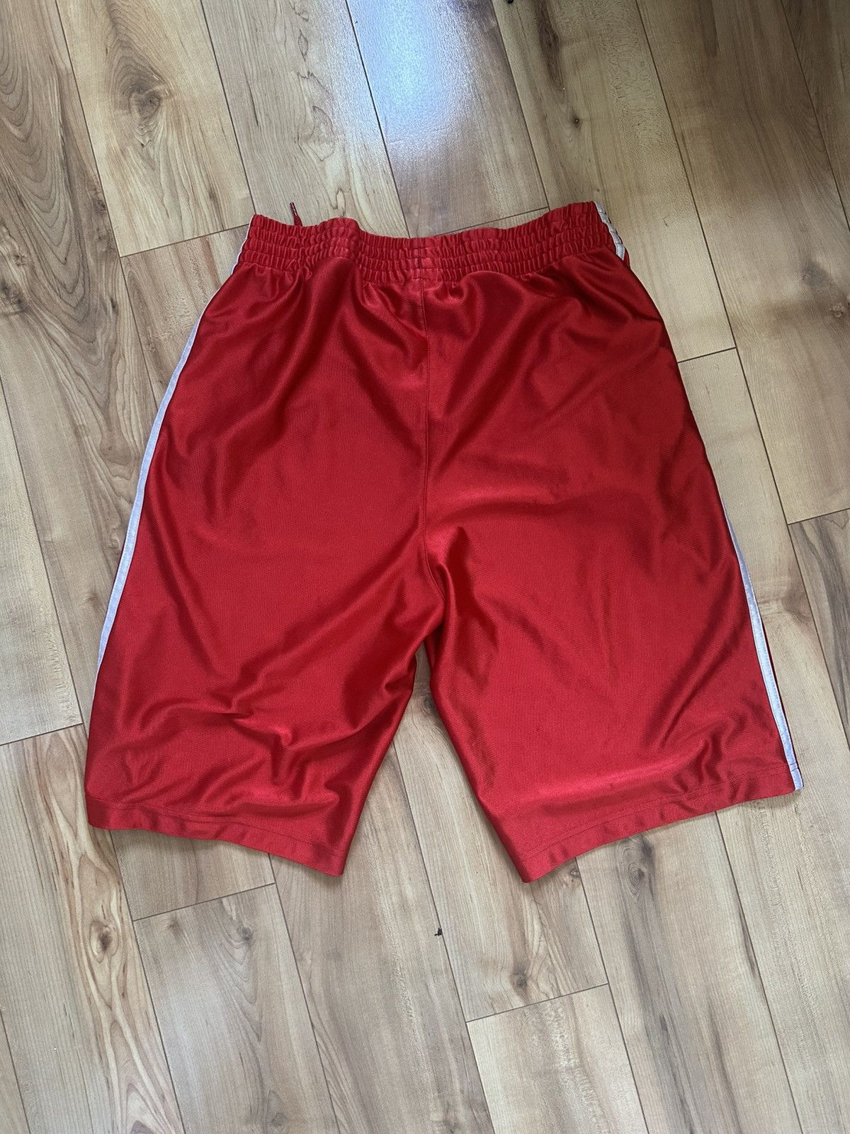 Adidas red adidas shorts Size US 32 / EU 48 - 2 Thumbnail