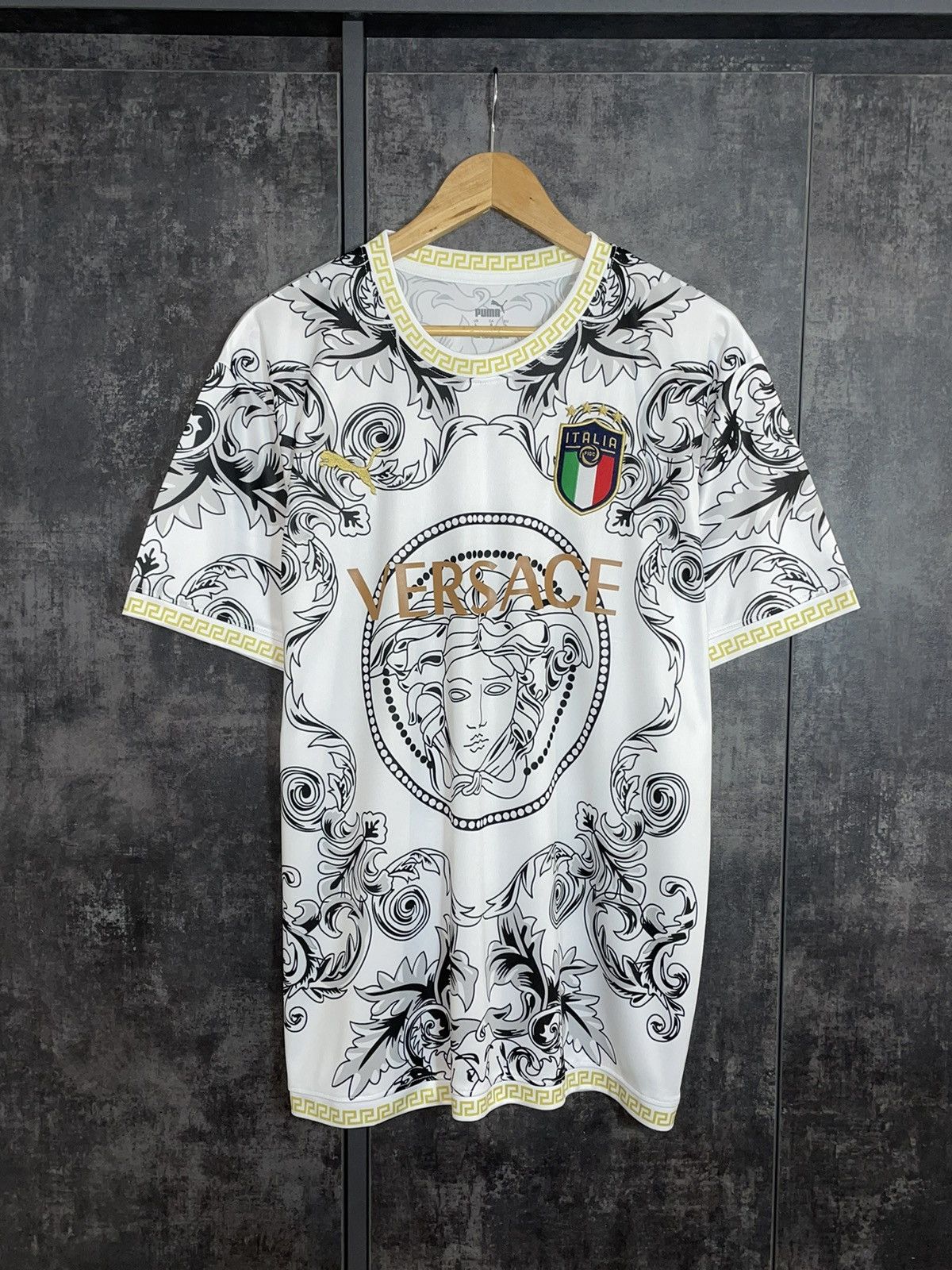 Puma × Versace Crazy Rare Versace Medusa Puma Italy Soccer Jersey