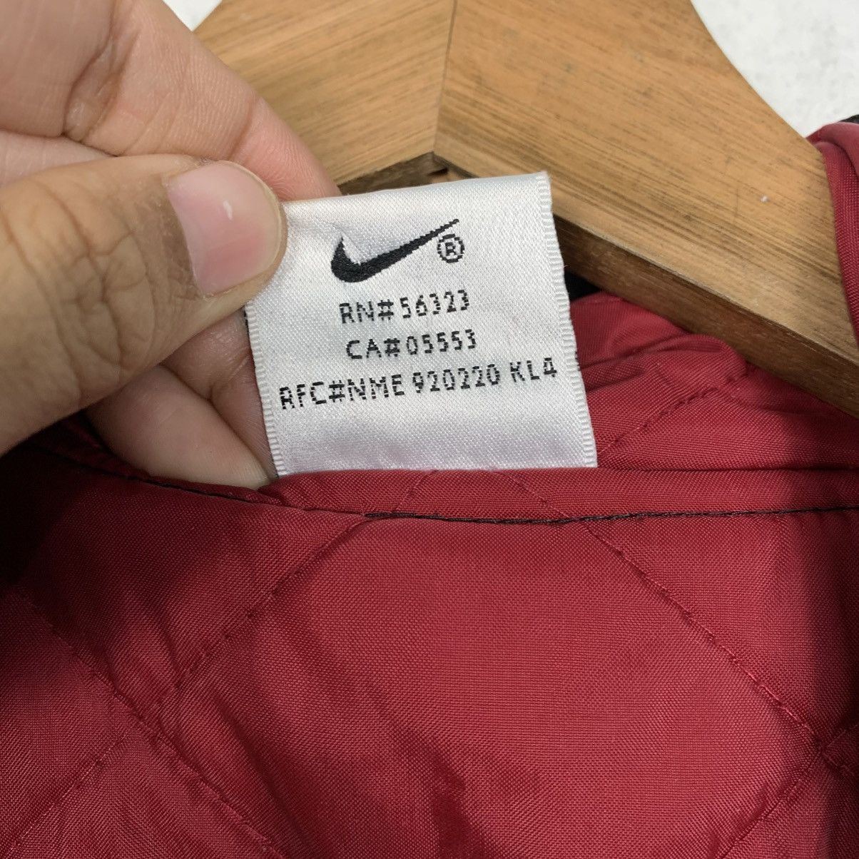 Nike Vtg Nike Swoosh Big Logo Windbreaker Jacket Size US S / EU 44-46 / 1 - 15 Thumbnail