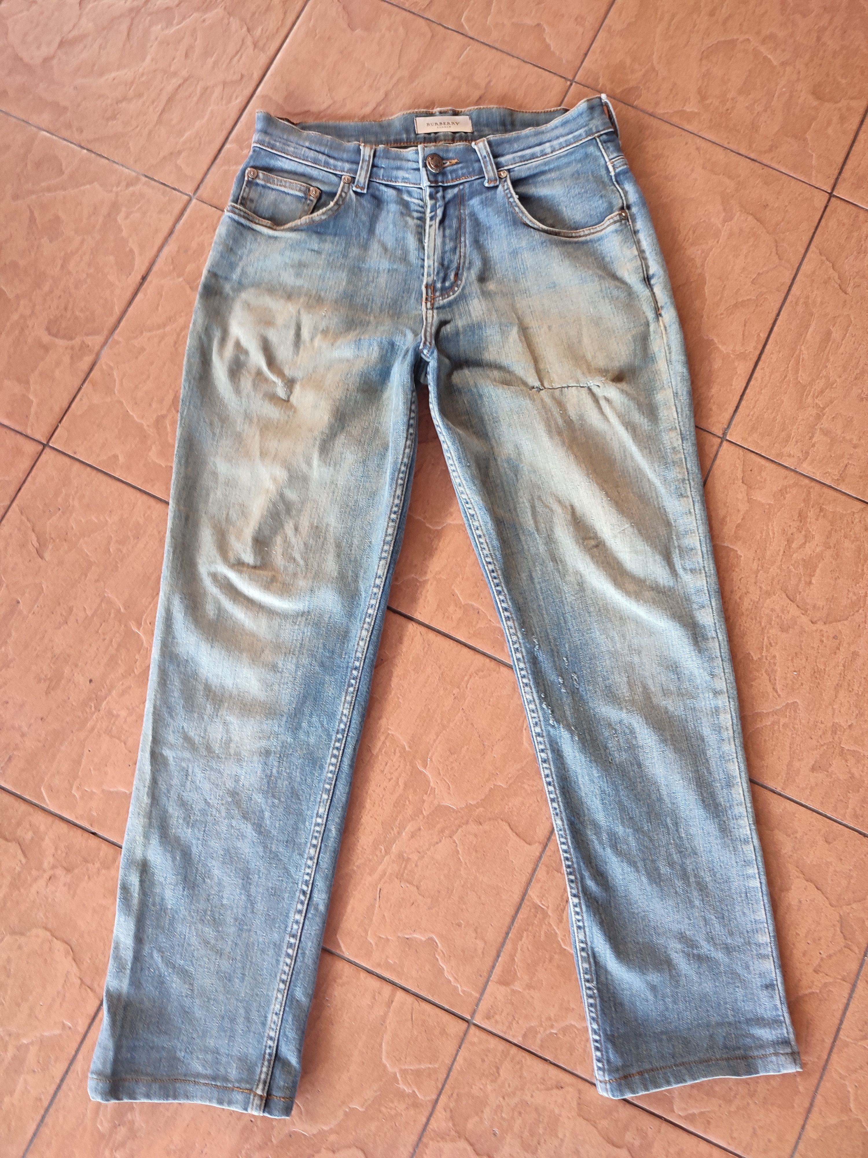 Burberry Authentic Burberry London jeans Size US 32 / EU 48 - 1 Thumbnail