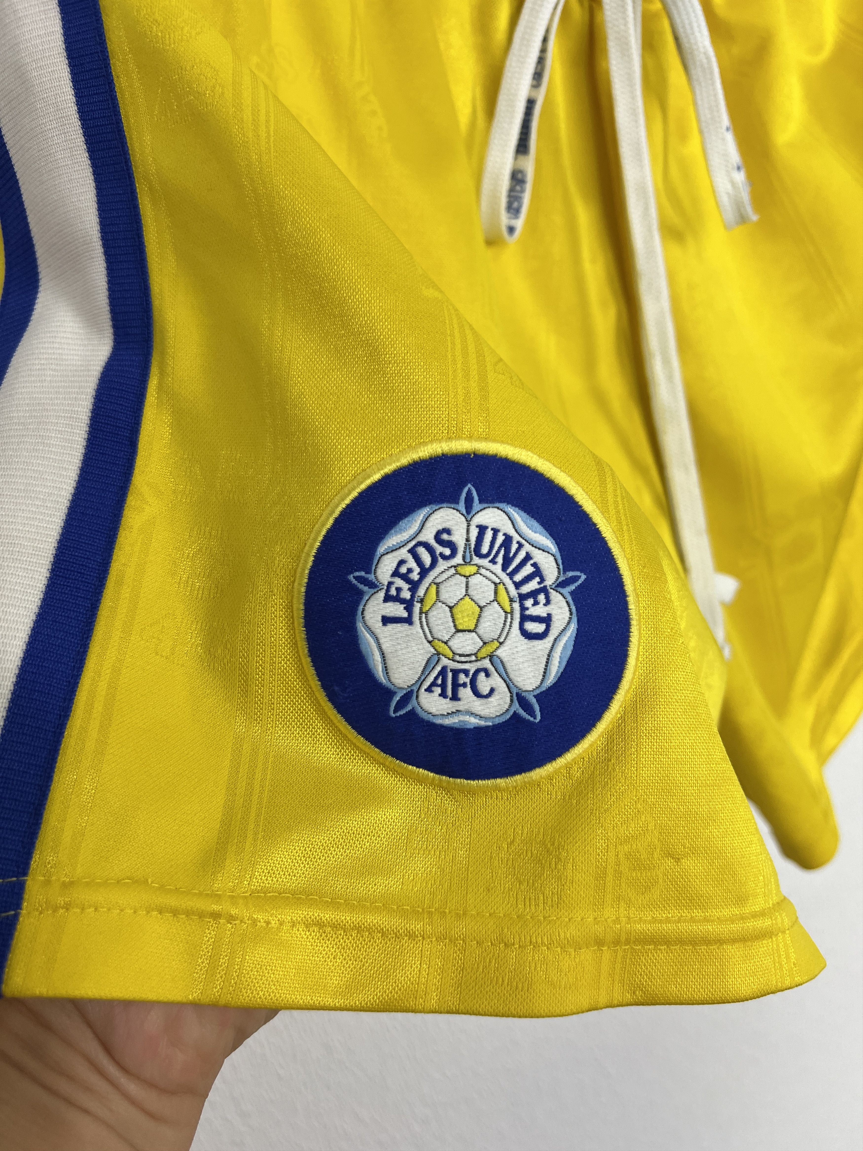 Puma Vintage 90's Puma Leeds United Football Shorts Soccer XL Size US 36 / EU 52 - 4 Thumbnail