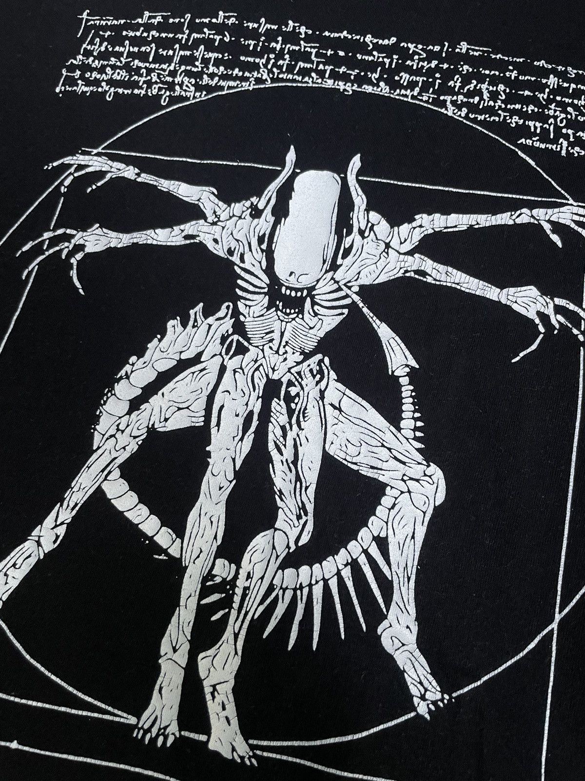 Expert Horror Vintage Alien Da Vinci T-Shirt 00’s Black Art RARE Size US M / EU 48-50 / 2 - 4 Thumbnail