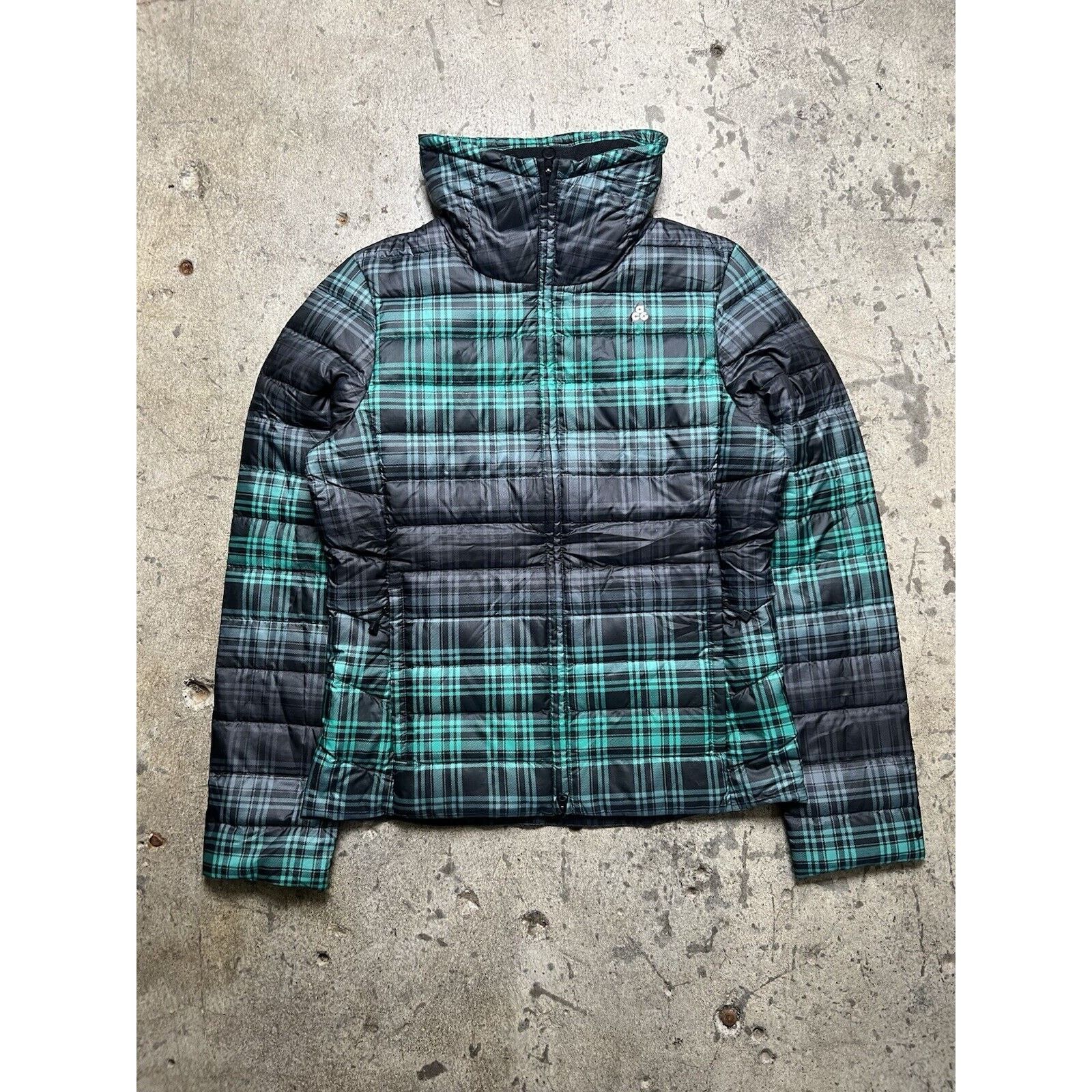 Nike ACG Vintage 2010 Nike Tartan Down Fill Puffer Jacket Women