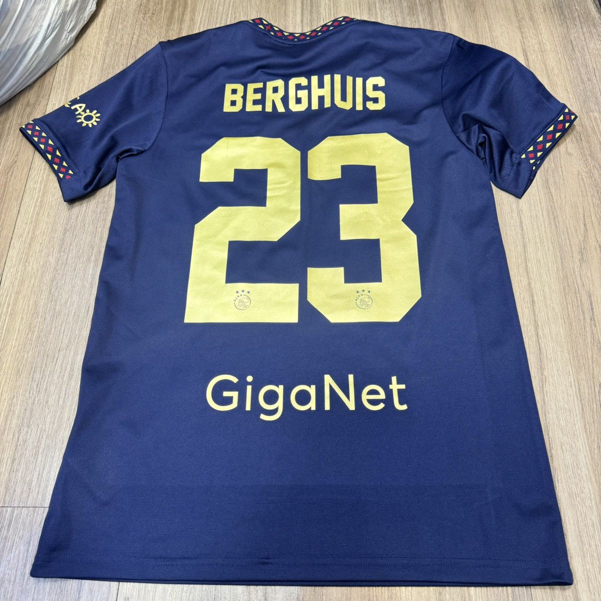 Adidas Ajax 22/23 away shirt #23 Berghuis Size US S / EU 44-46 / 1 - 2 Thumbnail