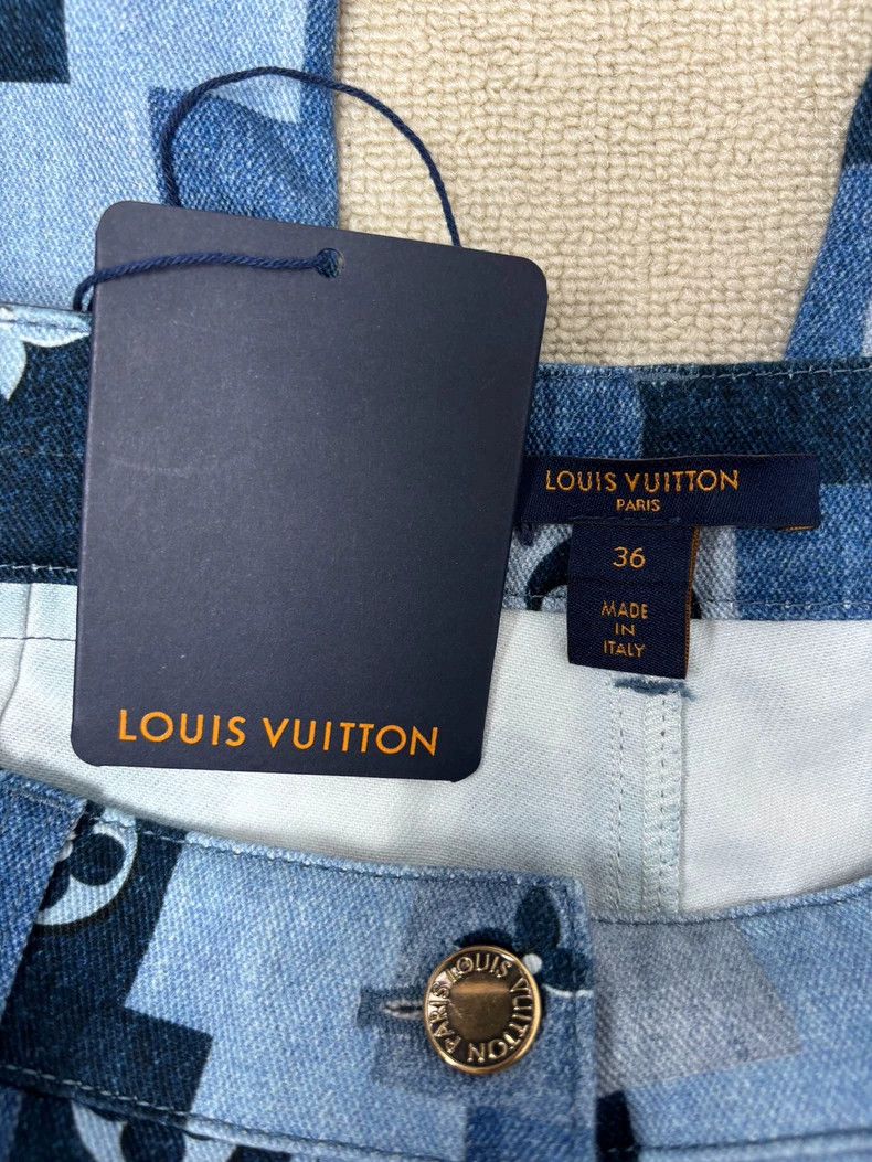 Louis Vuitton Full-print color-block square silhouette tro