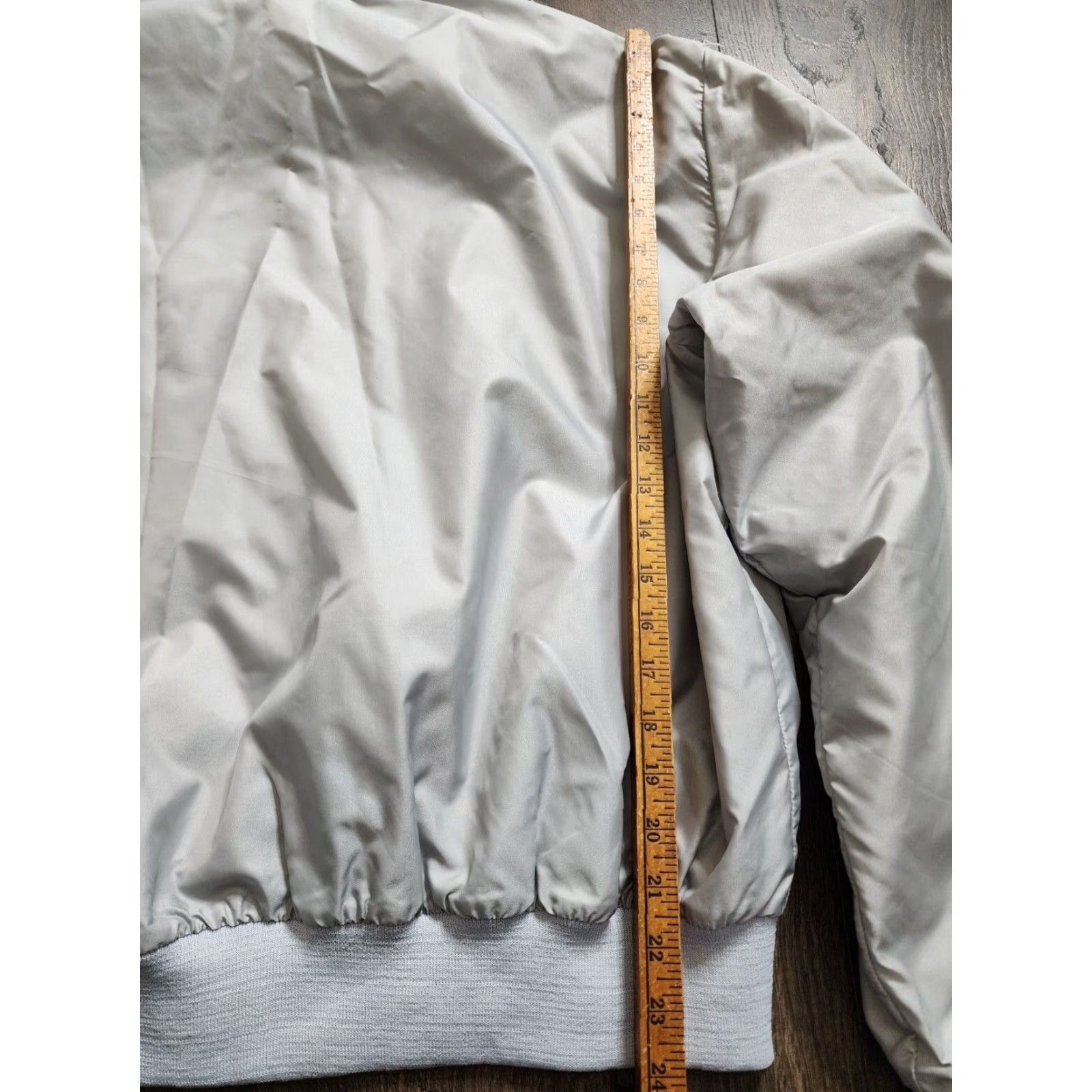 John Deere VINTAGE John Deere Jacket Silver Satin Bomber Jacket Mens L/Unisex Adults Short Jacket Coat Time: 90s Cowboy Agriculture Size US L / EU 52-54 / 3 - 3 Thumbnail