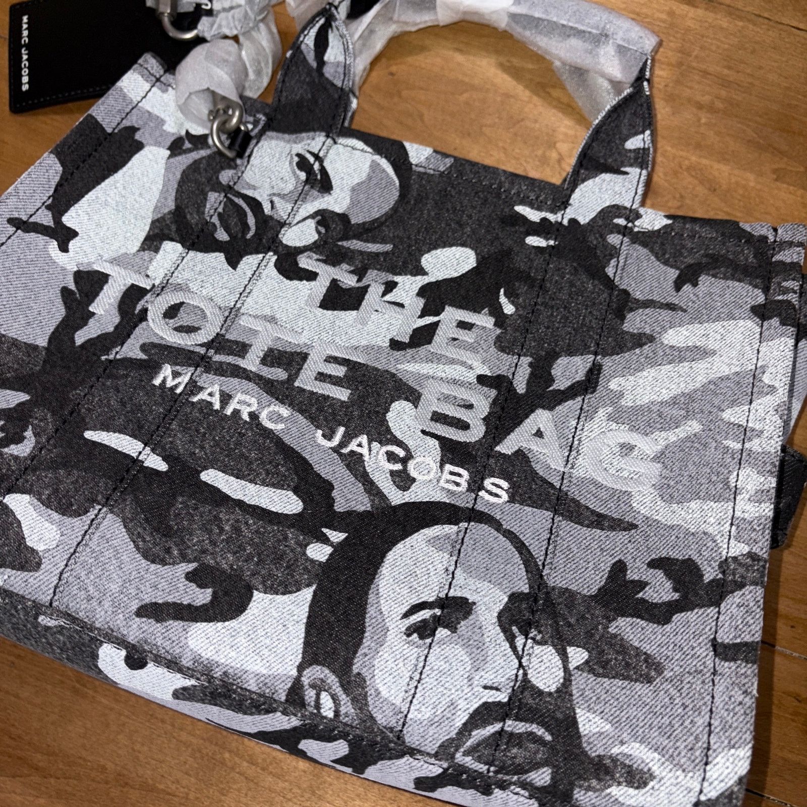 Marc Jacobs NWT Marc Jacobs The Camo Jacquard Large Tote Bag Grey Camo Size ONE SIZE - 4 Thumbnail