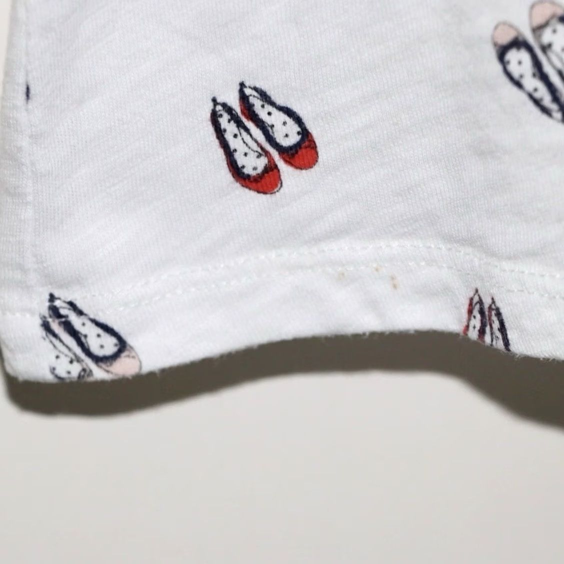 Boden Boden T Shirt Ballet Shoe Print Size Small Women’s Short Sleeve Top Pre Loved Size S / US 4 / IT 40 - 4 Thumbnail