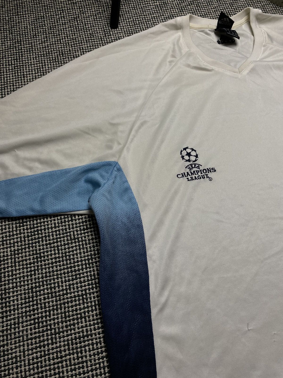 Vintage Real Madrid adidas 2003 vintage rare soccer jersey y2k Size US XL / EU 56 / 4 - 8 Thumbnail