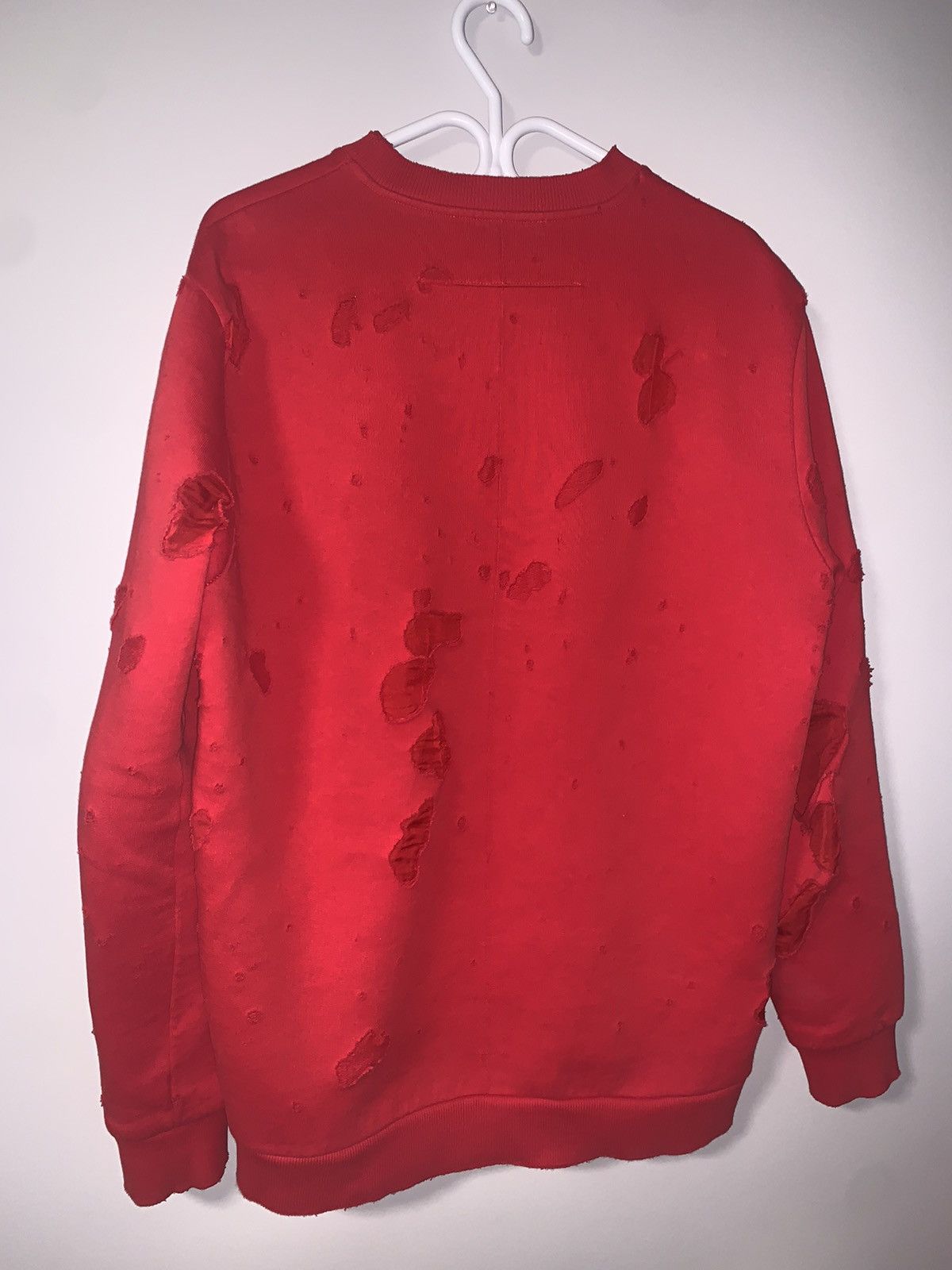Givenchy GIVENCHY Distressed Mens Logo Crewneck Sweater Red Size US L / EU 52-54 / 3 - 10 Thumbnail