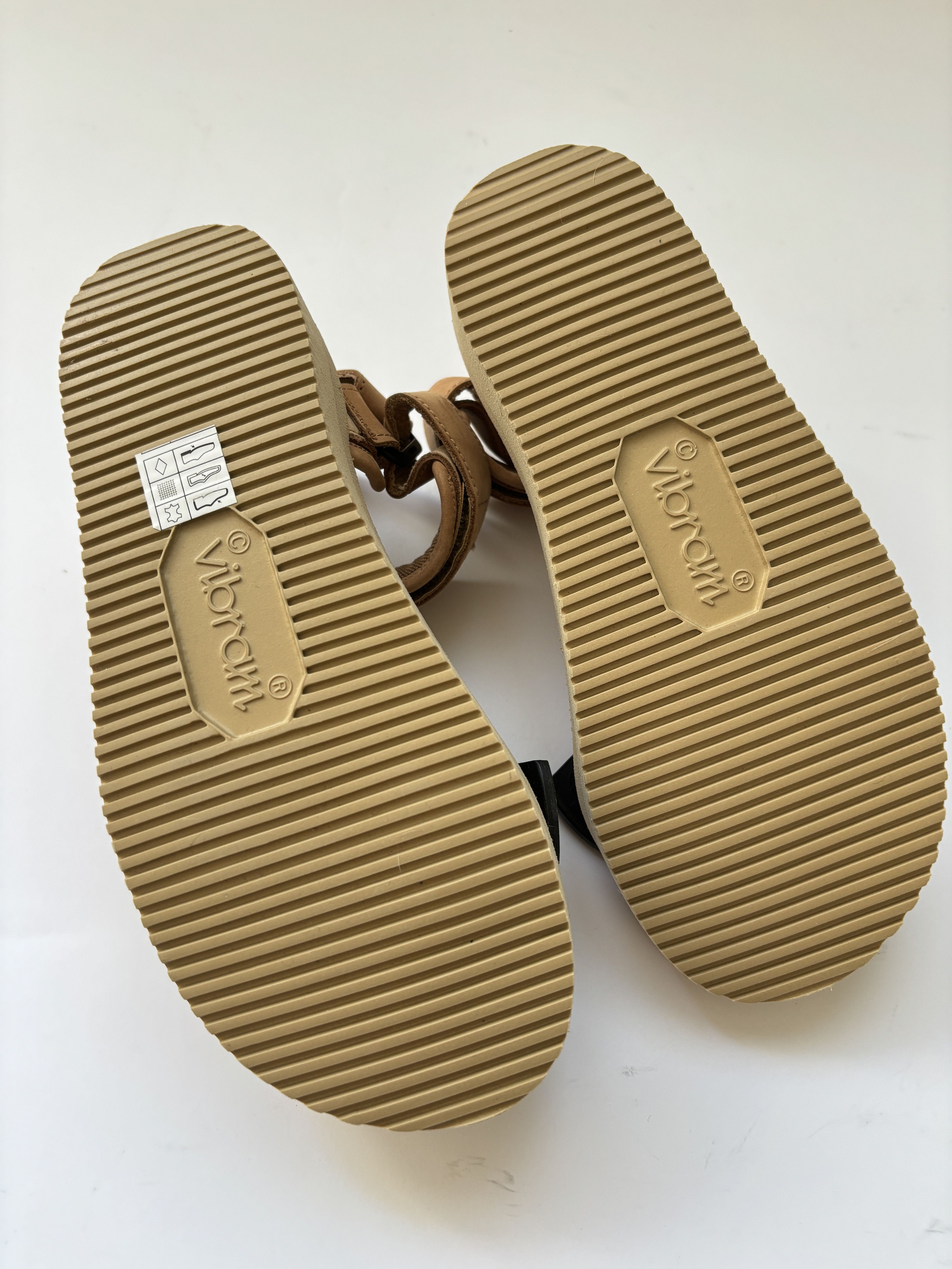⚡️QUICK SALE⚡️Suicoke Depa Light Brown Suede Sandals