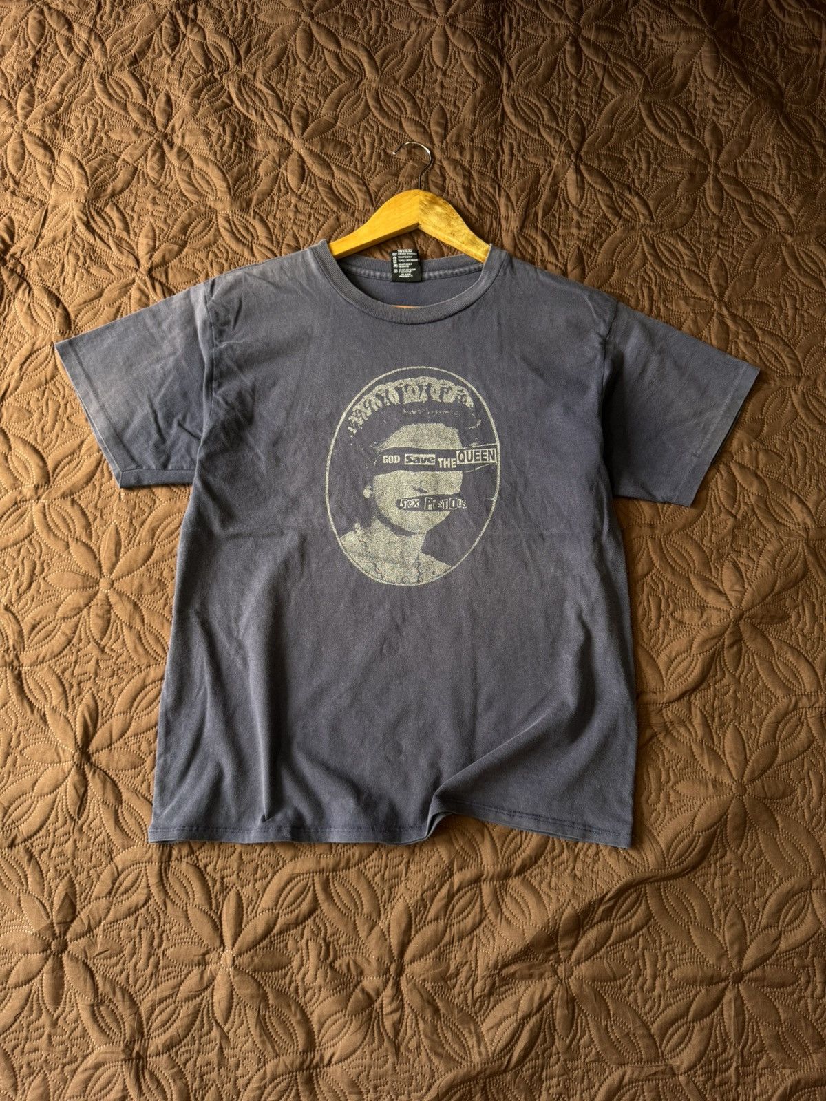 Band Tees Vintage 90s band sex pistol god save the queen❗️ Size US M / EU 48-50 / 2 - 1 Thumbnail
