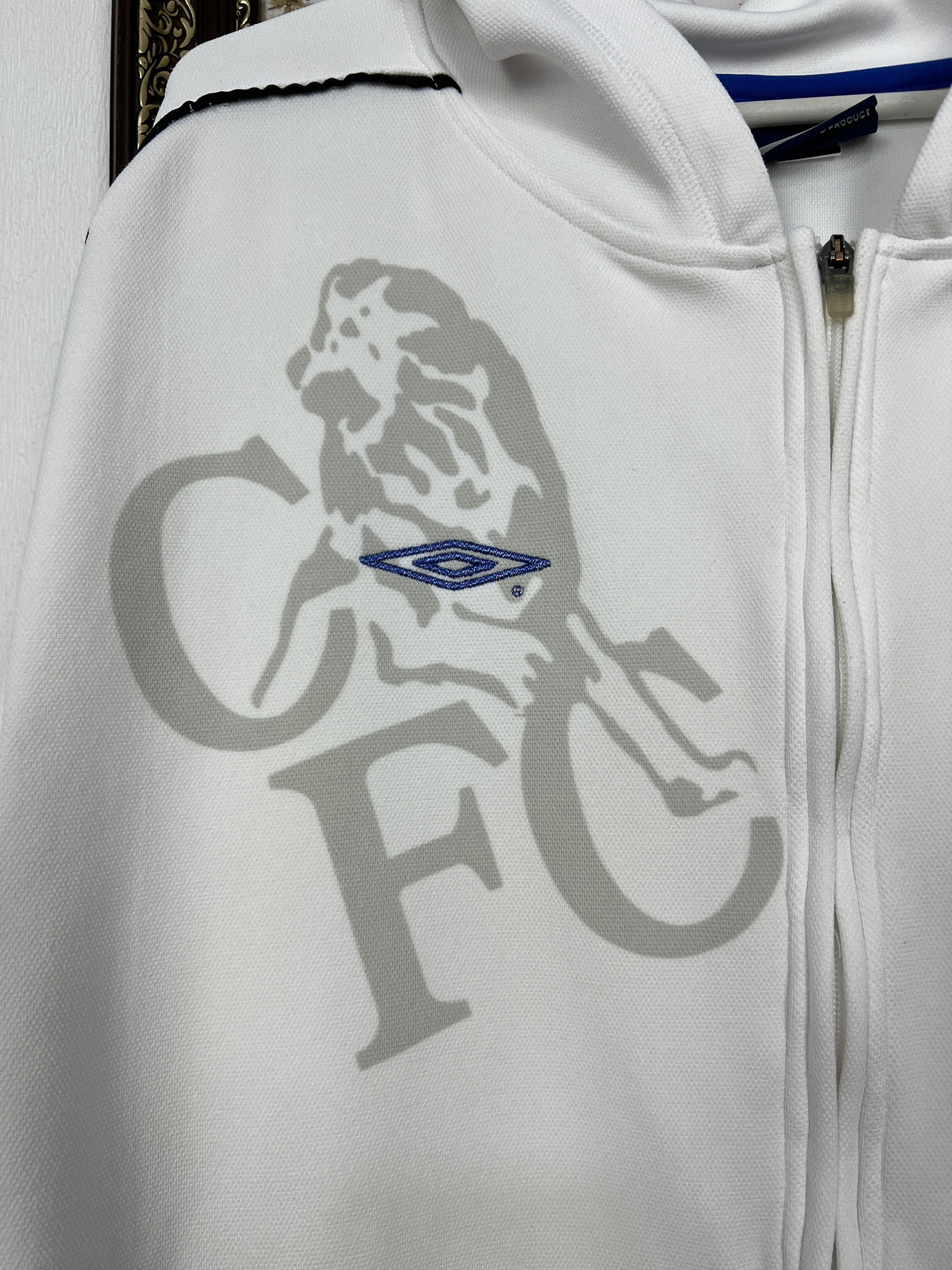 Umbro Vintage Umbro Chelsea Football Jacket Soccer Track Top Size US XL / EU 56 / 4 - 3 Thumbnail