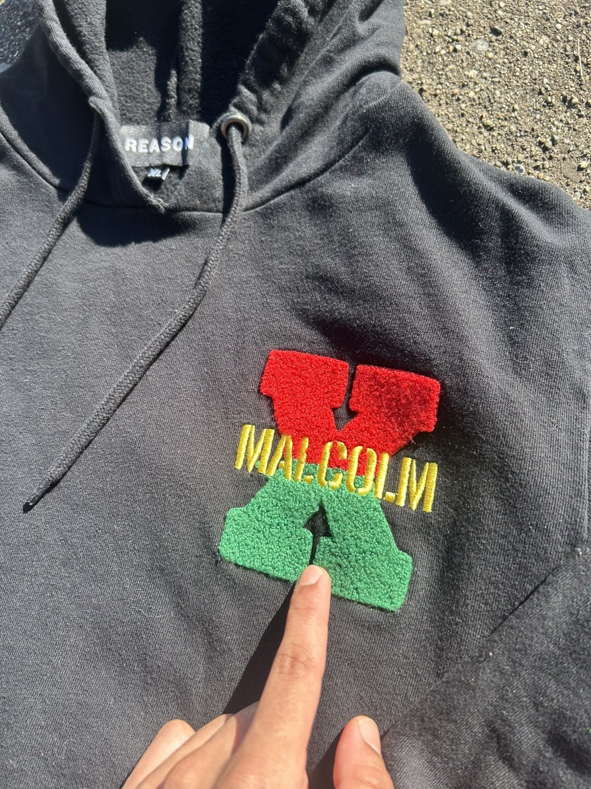 Reason × Vintage Reason Malcom X Black Red Green Gold Carpet Print Hoodie Size US XL / EU 56 / 4 - 7 Thumbnail