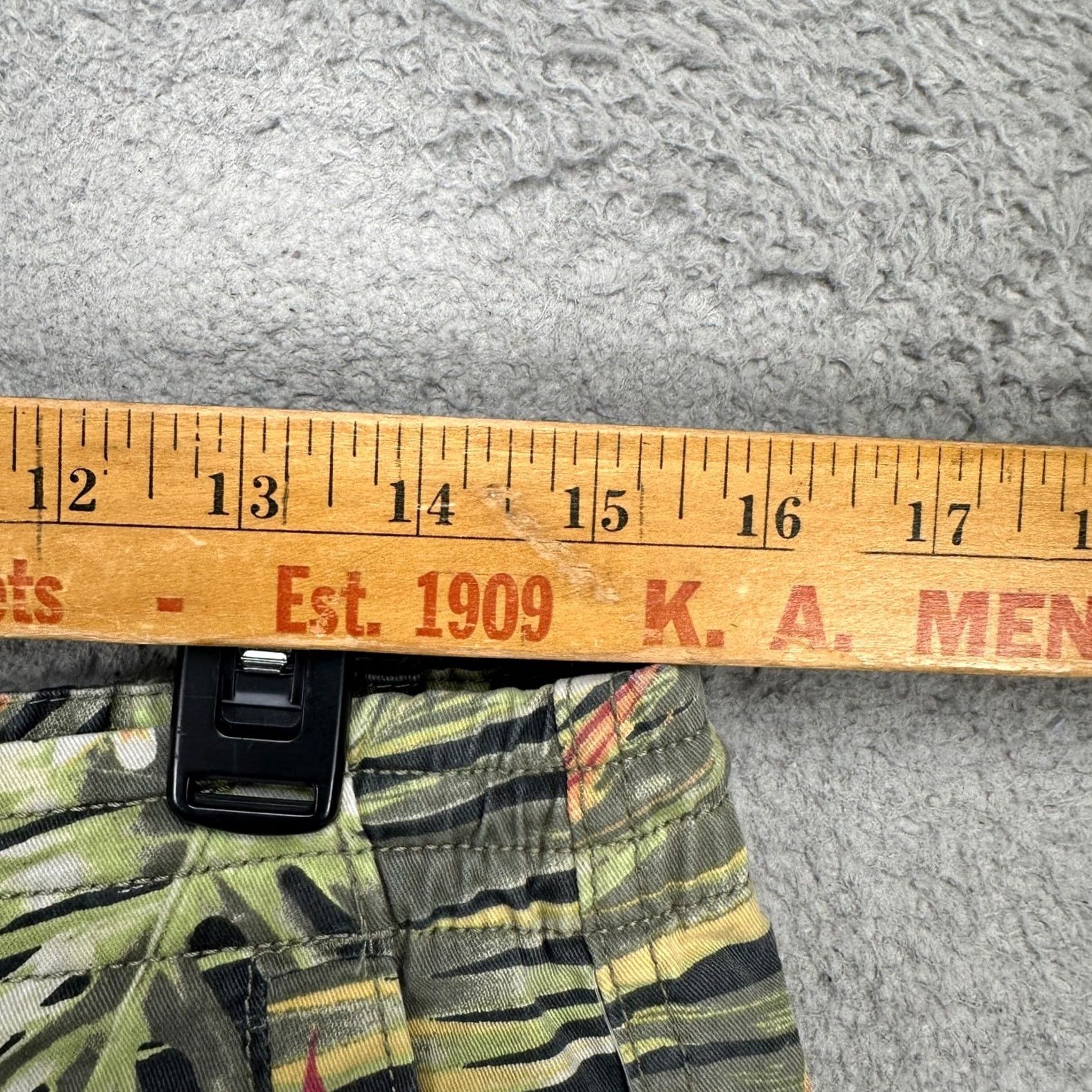 Aeropostale VINTAGE? No. Aeropostale Mens Jogger Shorts Green Floral Small N/A Size US 29 - 6 Thumbnail