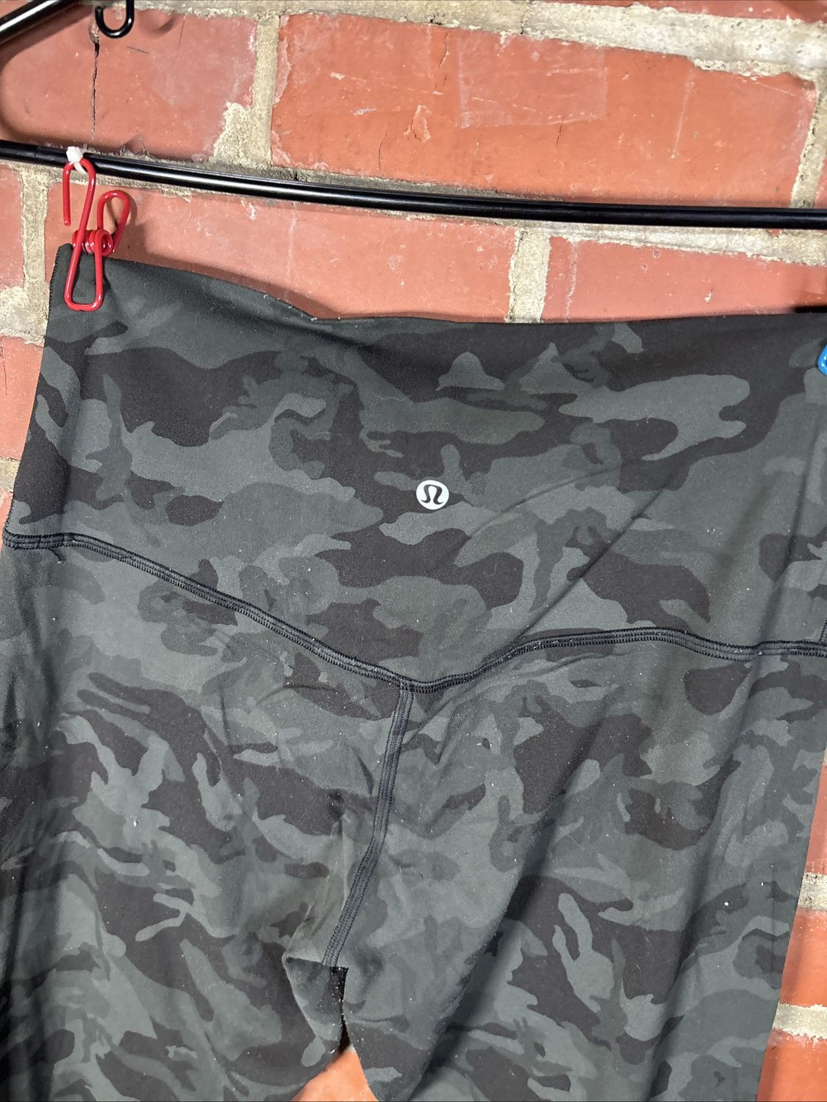 Lululemon Lululemon Align High Rise Leggings Size 8 Camo 30” Inseam Size 30" / US 8 / IT 44 - 6 Thumbnail