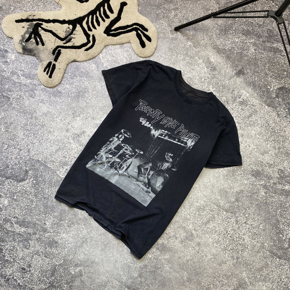 Band Tees × Vintage Vintage Twenty One Pilots Big Graphic logo band tee Size US M / EU 48-50 / 2 - 1 Thumbnail