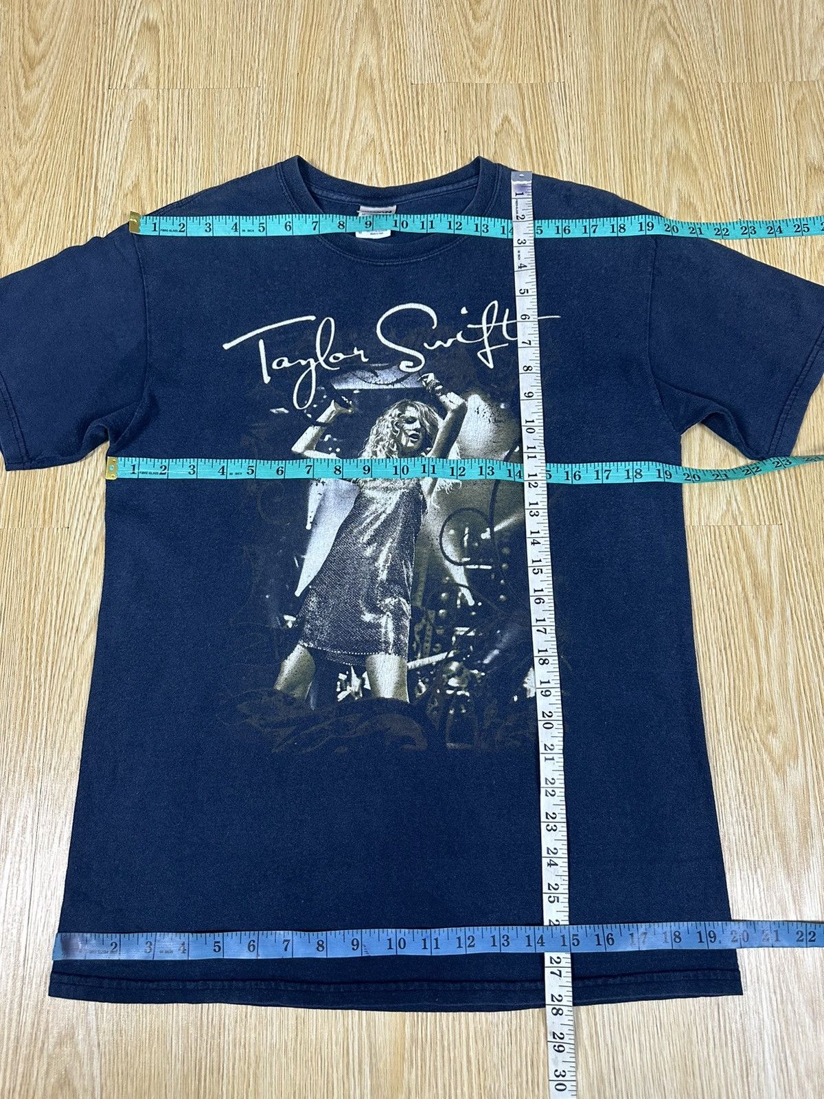 Band Tees Taylor Swift American Tour Tshirt A420 Size US M / EU 48-50 / 2 - 5 Thumbnail