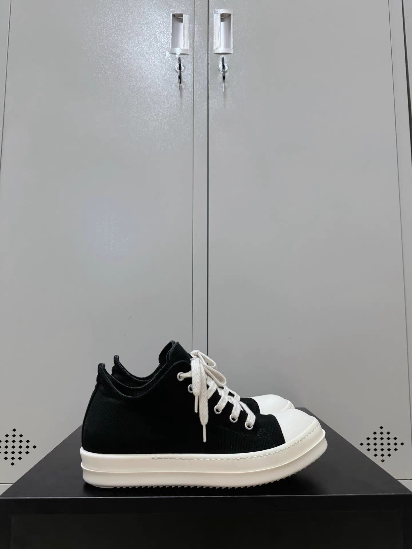 Rick Owens Drkshdw Rick Owens Drkshdw low-top Converse sneakers Size US 6 / EU 39 - 8 Thumbnail