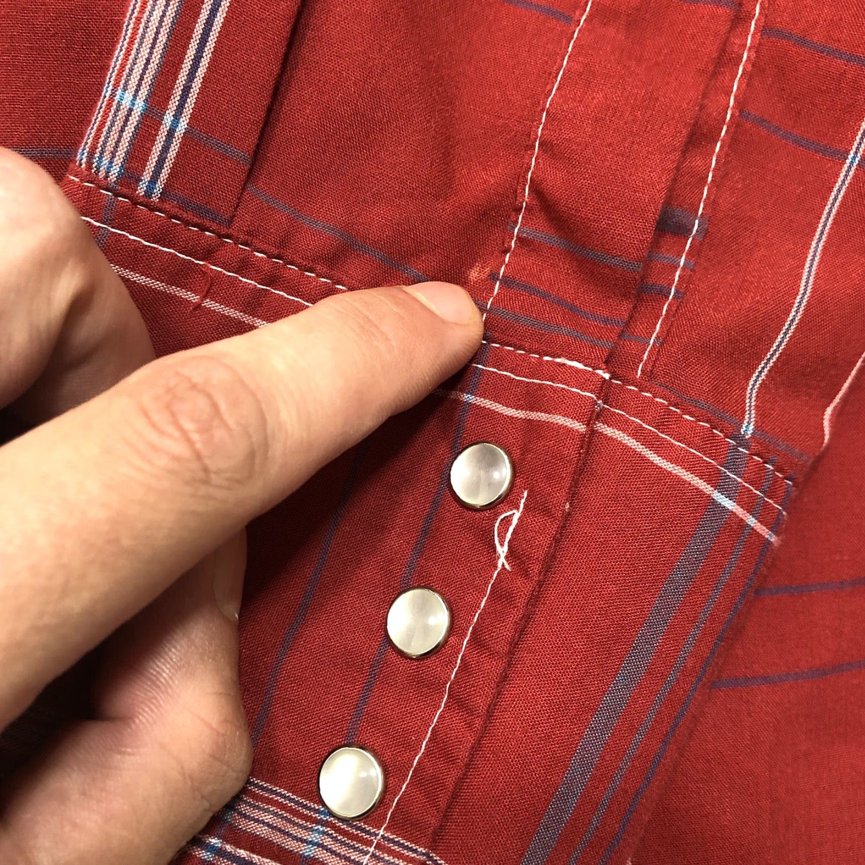 Wrangler Vtg Wrangler Button-Up Shirt 2XL Red Plaid Collared Long Sleeve X-Long Tails Cowboy Western 90s 80s 70s Mens Size ONE SIZE - 5 Thumbnail