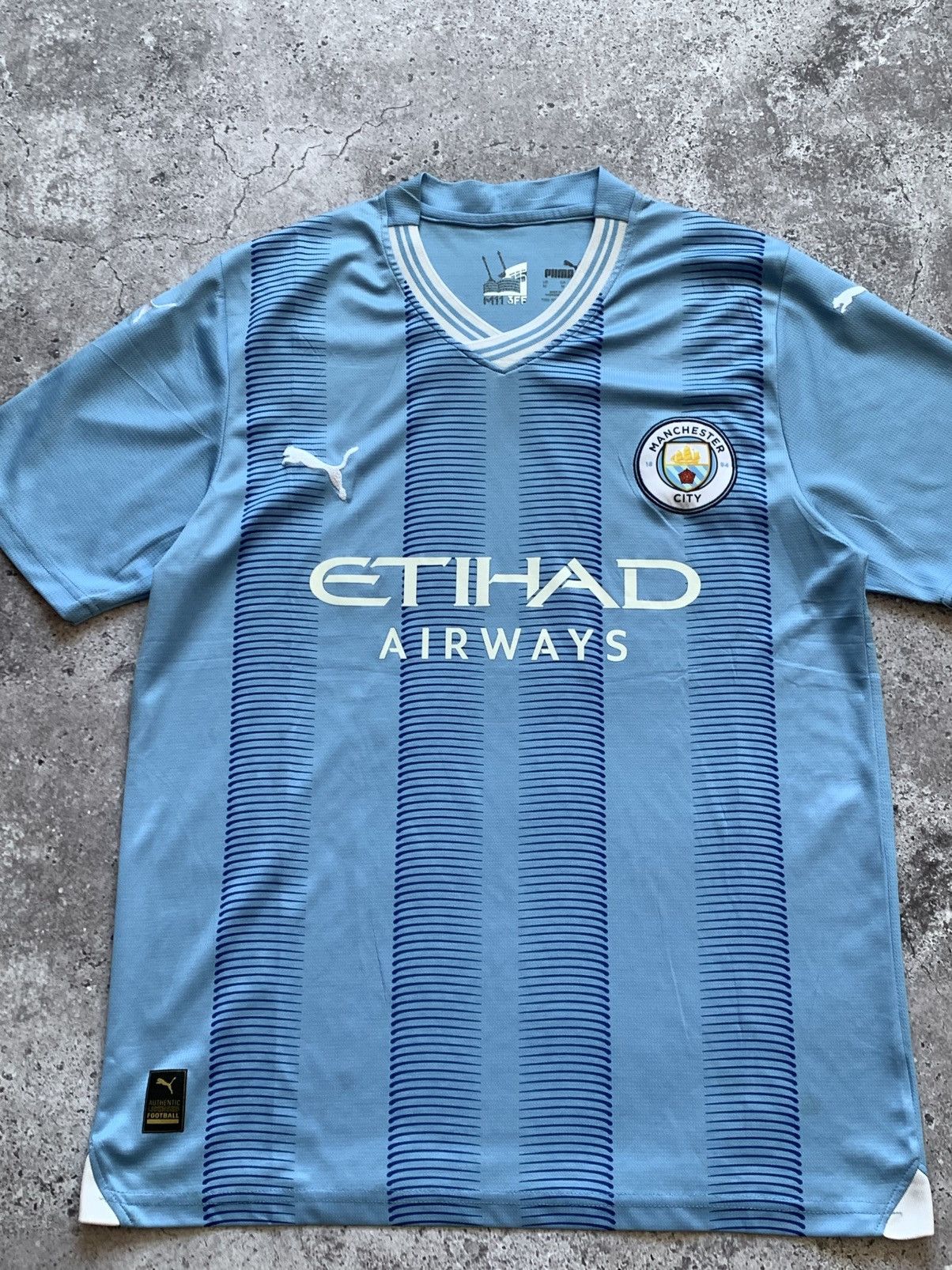 Puma 🔥PUMA MANCHESTER CITY 2023/24 HOME SOCCER JERSEY SHIRT Size US M / EU 48-50 / 2 - 2 Thumbnail