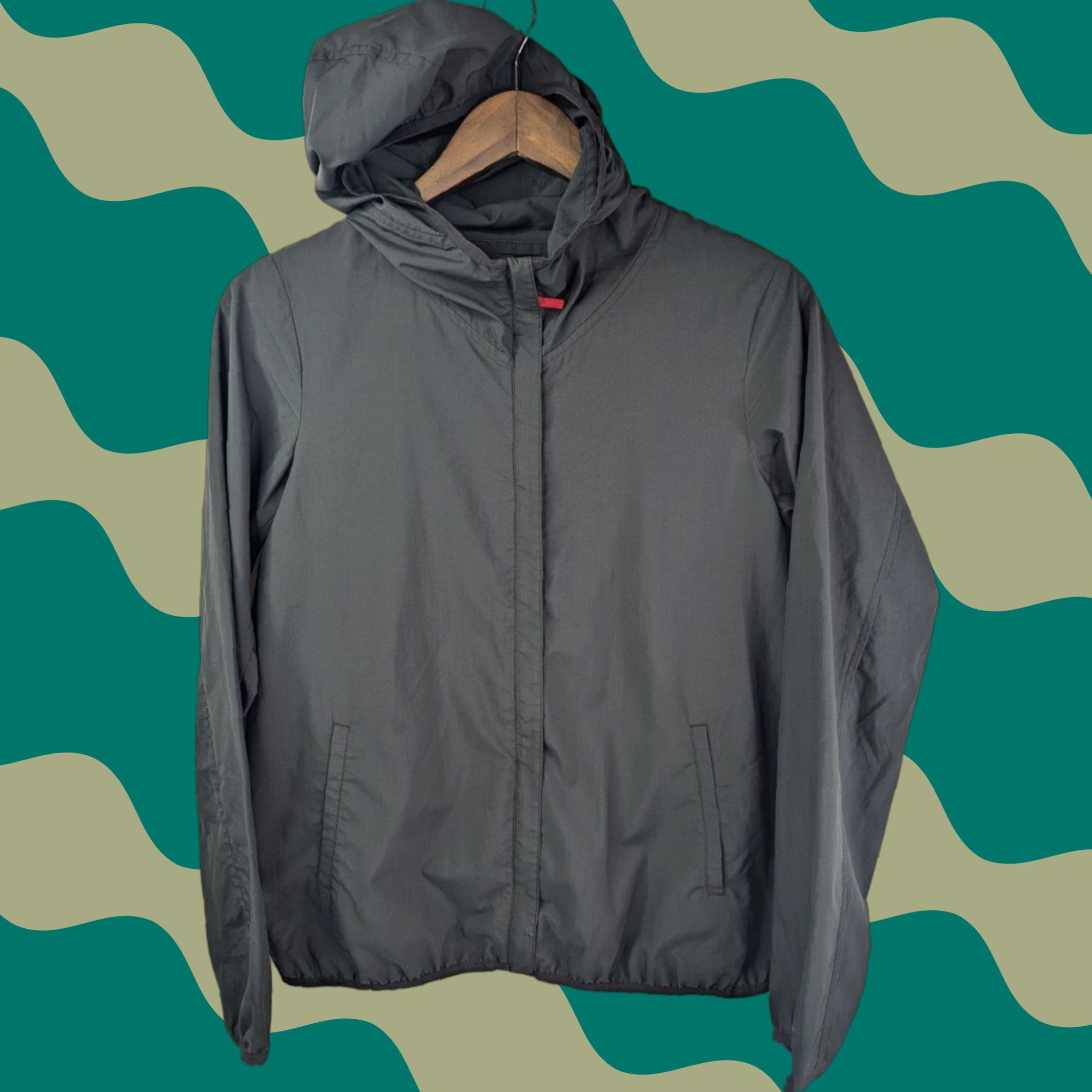 Uniqlo Uniqlo Hooded Parka Black Women's Size Small Zip Pocketable Water Repellant Outdoor Light Hooded Parka Size S / US 4 / IT 40 - 1 Thumbnail