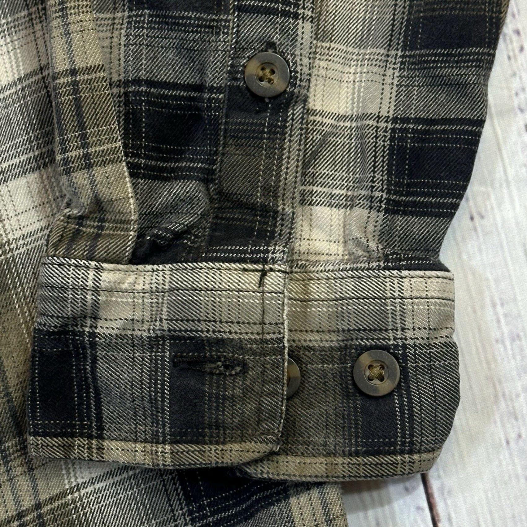 Carhartt Carhartt Shirt Plaid Long Sleeve Flannel Pockets Logo Relaxed Fit Men’s Small Multicolor Cotton Button-Up Workwear Casual Adults Men’s Small Shirt Size US S / EU 44-46 / 1 - 4 Thumbnail