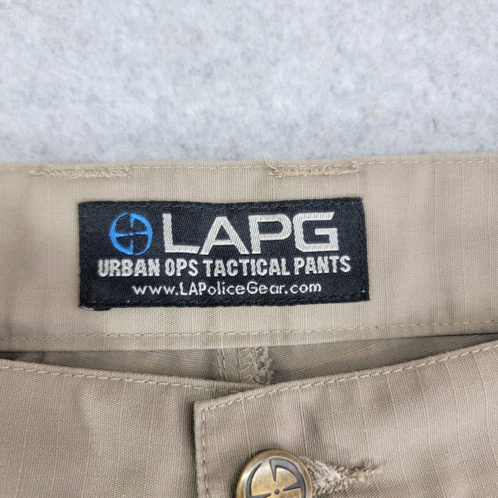 Vintage LAPG Pants Mens 42x30 Beige Urban Ops Tactical Cargo Pants Mens Beige Cargo Pocket Workwear N/A Size US 42 / EU 58 - 5 Thumbnail