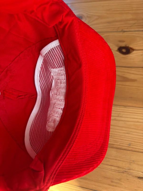 Marlboro NWT 90s Marlboro Formula 1 red corduroy snapback Size ONE SIZE - 5 Thumbnail