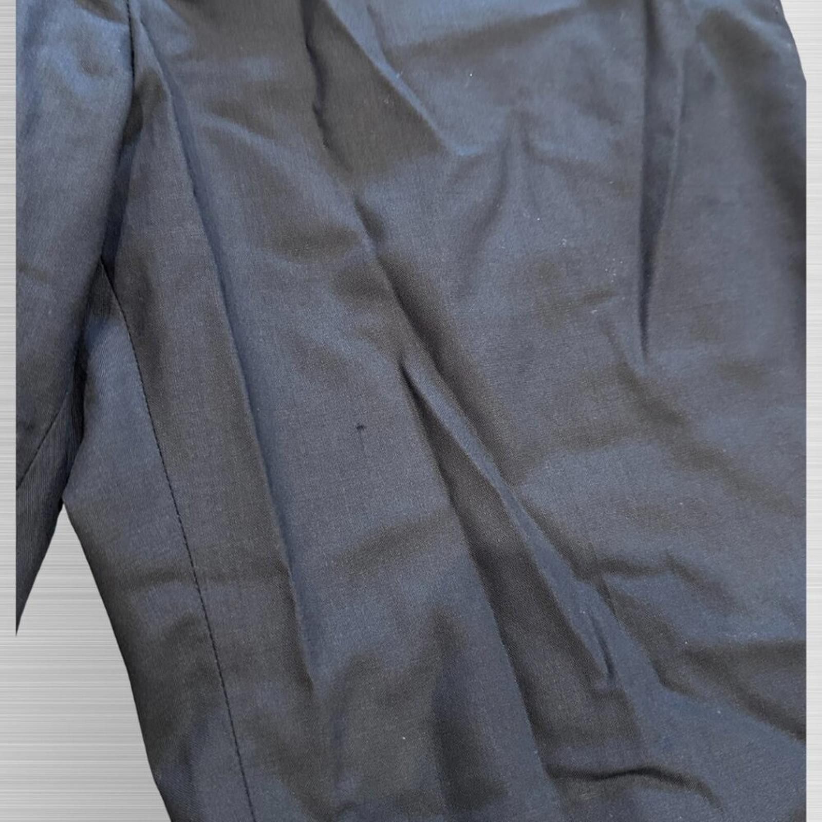 Cos Mens COS shorts in great condition with small smugges size30 Size US 30 / EU 46 - 3 Thumbnail