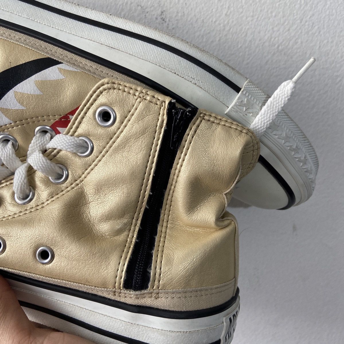 Bape Shark Apesta Hi Size US 8 / EU 41 - 19 Thumbnail