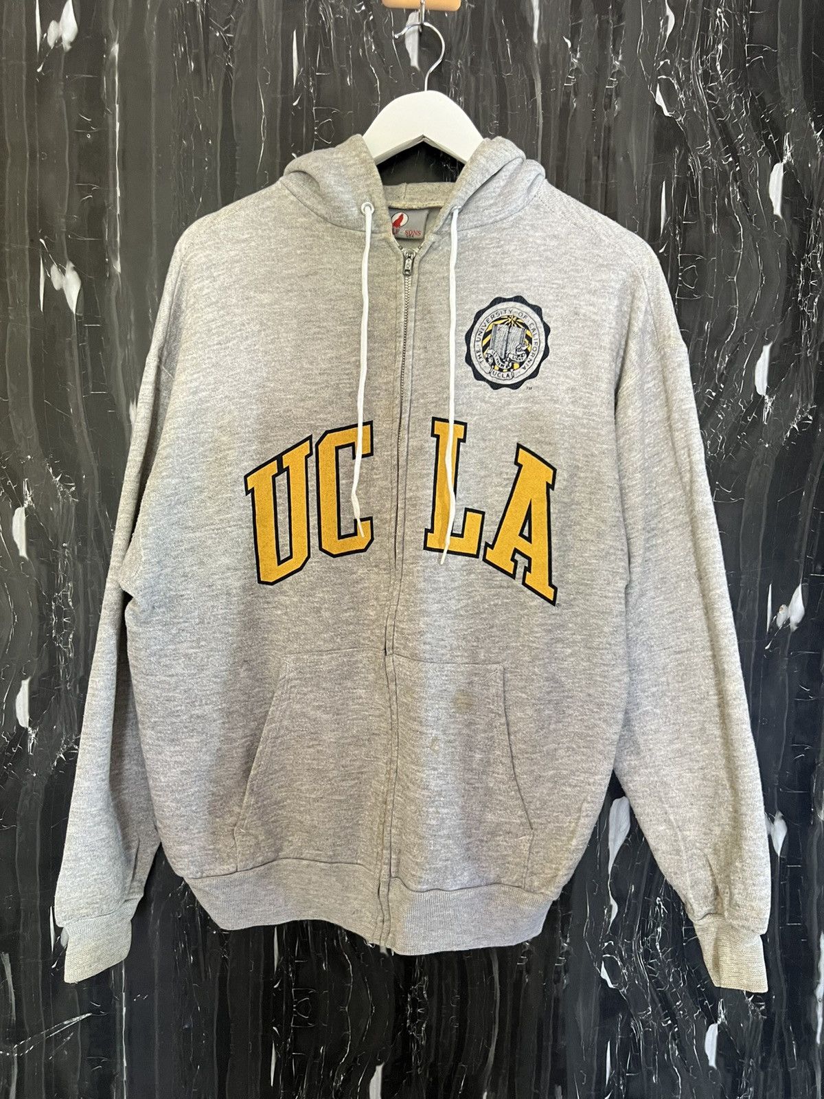 Japanese Brand VINTAGE UCLA HOODIE Size US XL / EU 56 / 4 - 1 Thumbnail