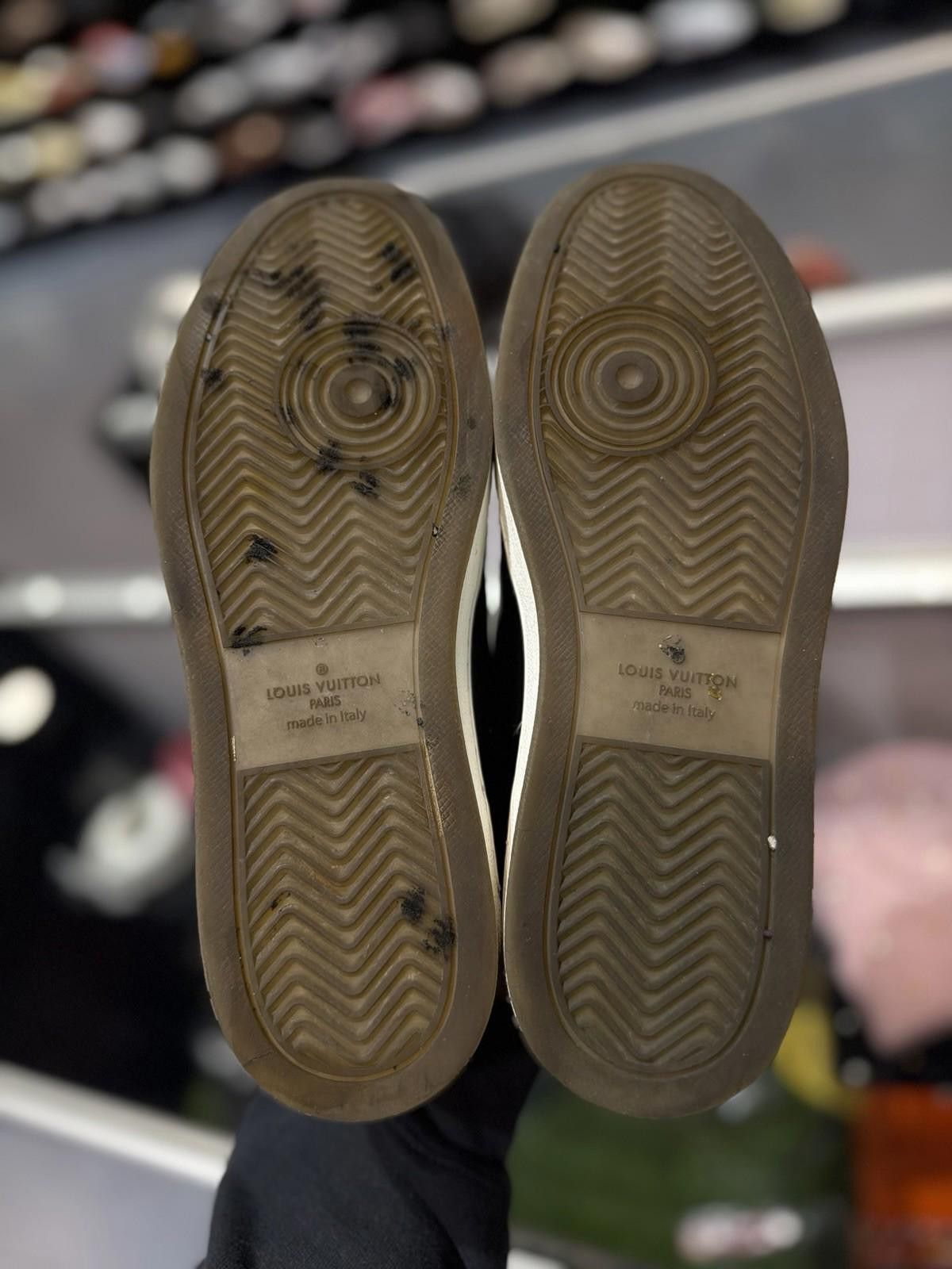 Louis Vuitton Louis Vuitton Mens Rivoli Leather LV Sneaker 6.5(UK) 7.5(US) Size US 7.5 / EU 40-41 - 11 Thumbnail