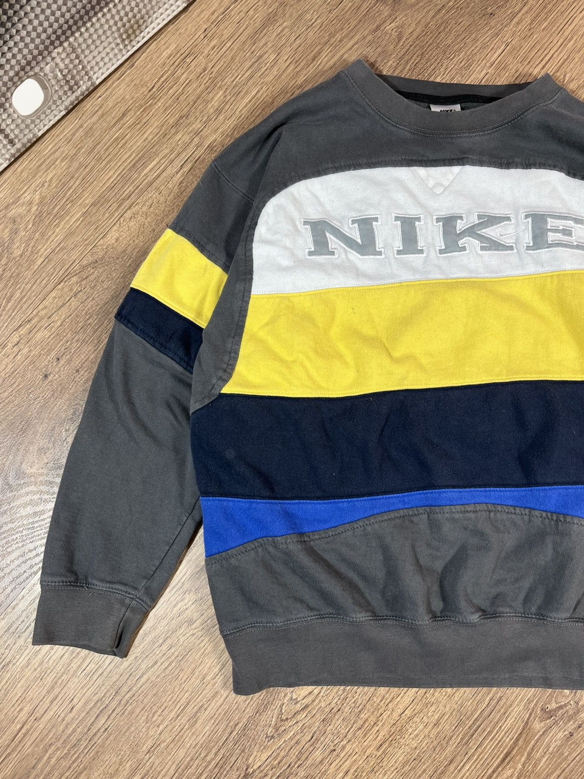 Vintage Vintage Nike Multicoloured Sweatshirt 90s Size US L / EU 52-54 / 3 - 2 Thumbnail