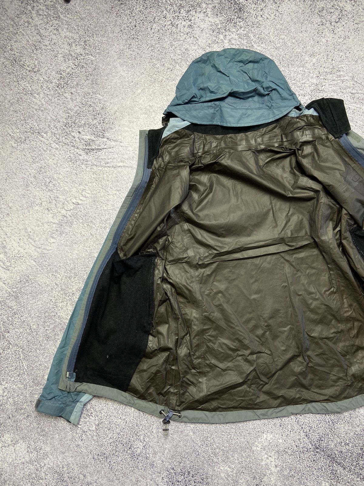 Berghaus Rare Berghaus Gore Tex Jacket Outdoor Rain Coat Gorpcore Size US S / EU 44-46 / 1 - 14 Thumbnail