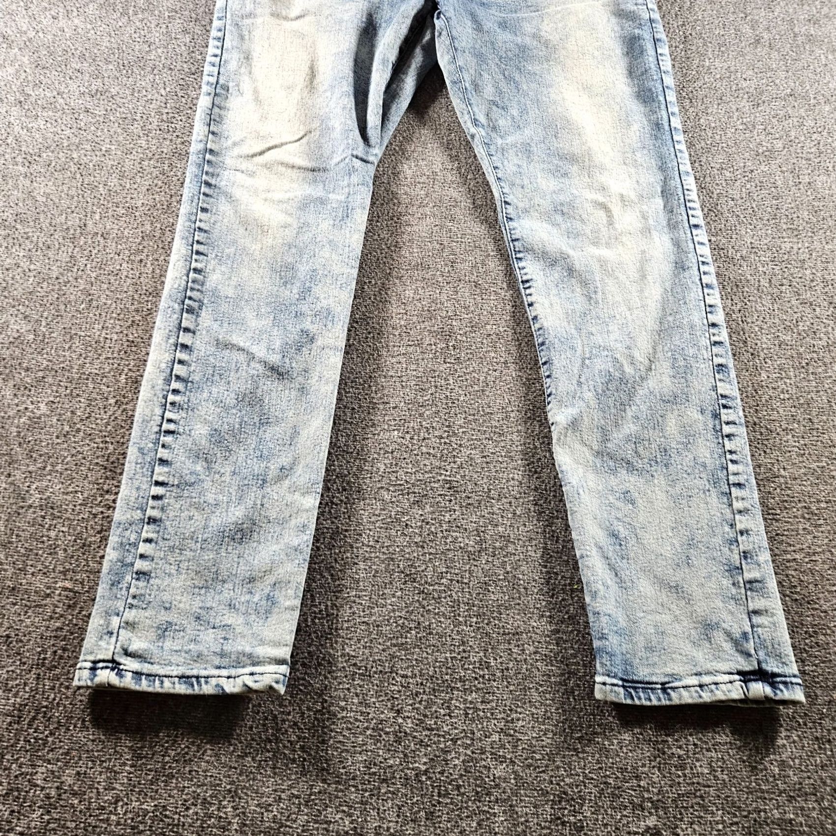 Rocawear Rocawear Slim Fit Denim Jeans Straight Leg Light Wash 34x32 Mid Rise 5-Pocket Zip Mens jeans Blue Cotton Embroidered Logo hip hop Size US 34 / EU 50 - 5 Thumbnail