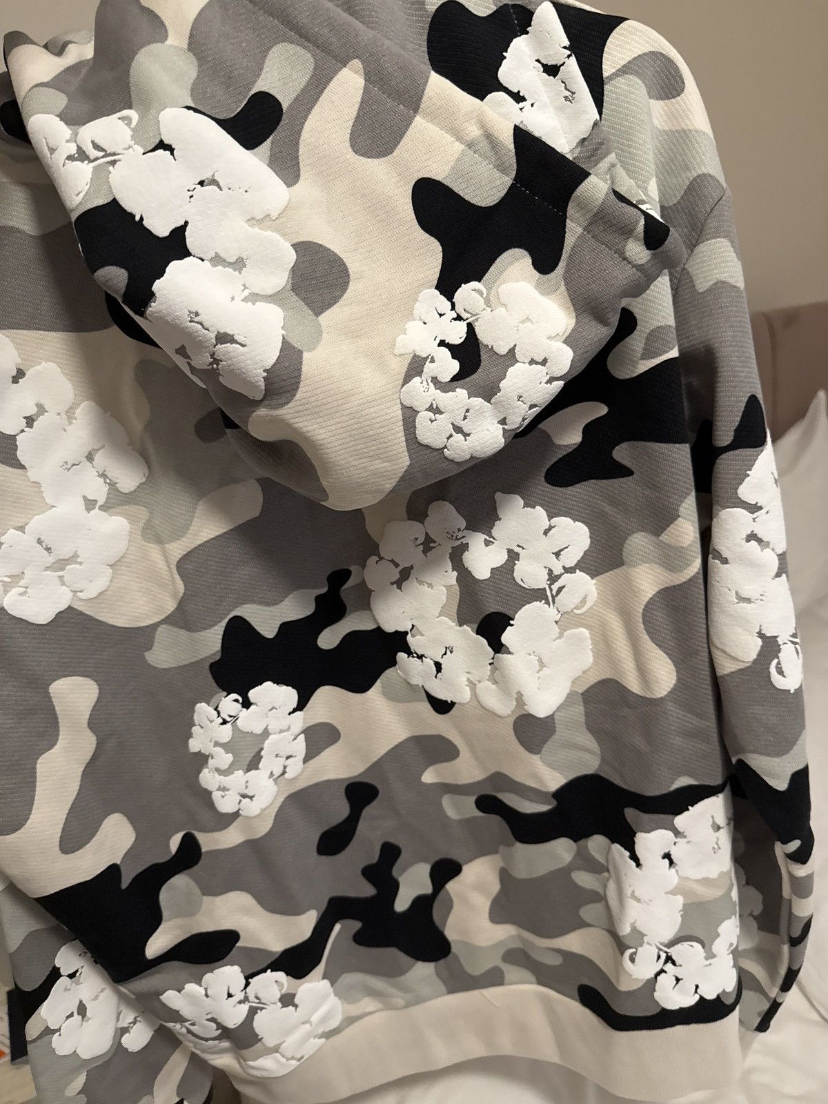 DENIM TEARS Denim tears snow camo wreath zip hoodie xl Size US XL / EU 56 / 4 - 15 Thumbnail