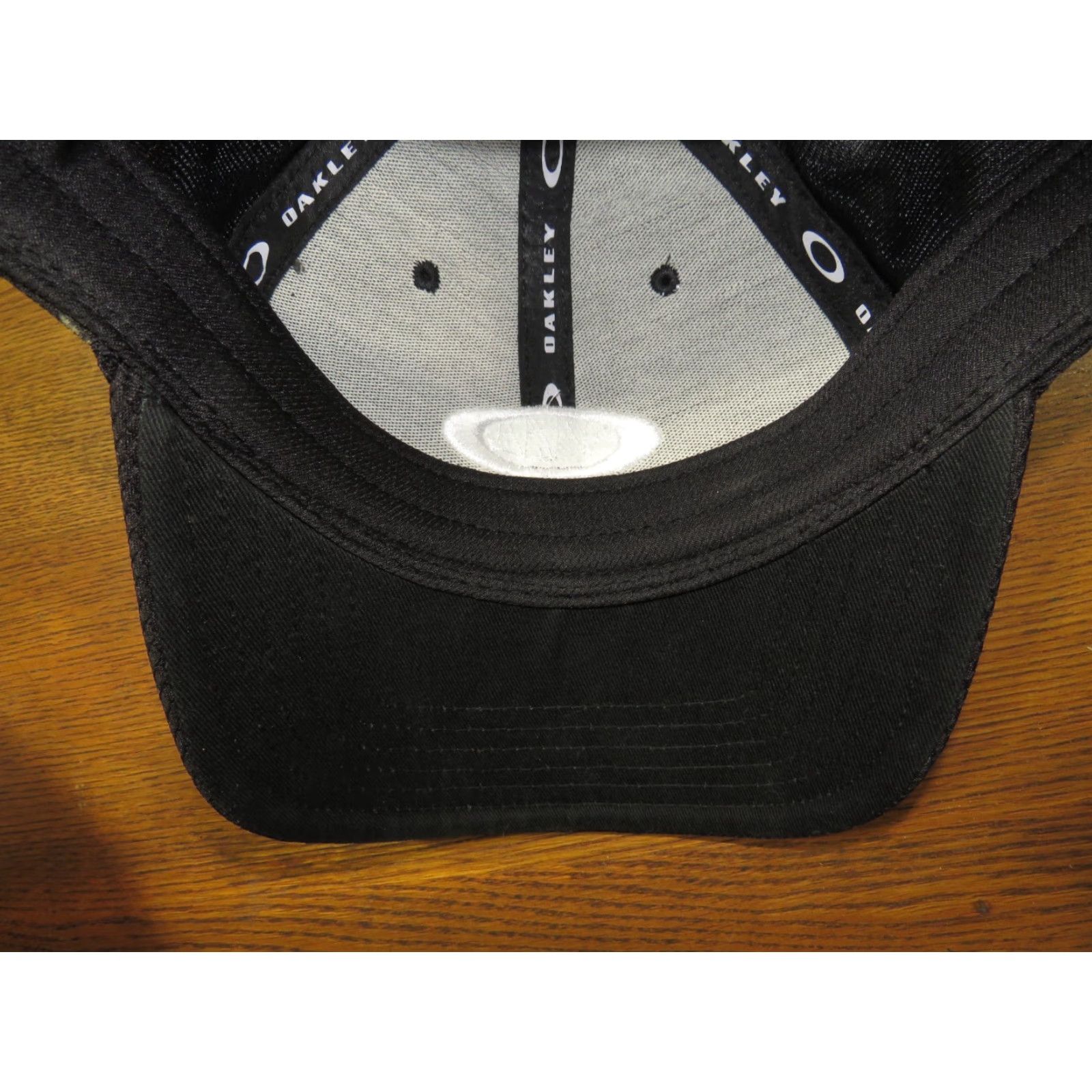 Oakley Vtg Oakley NWT Hy-Vee Food Store Sponsor Trucker Adjustable Hat Size ONE SIZE - 7 Thumbnail