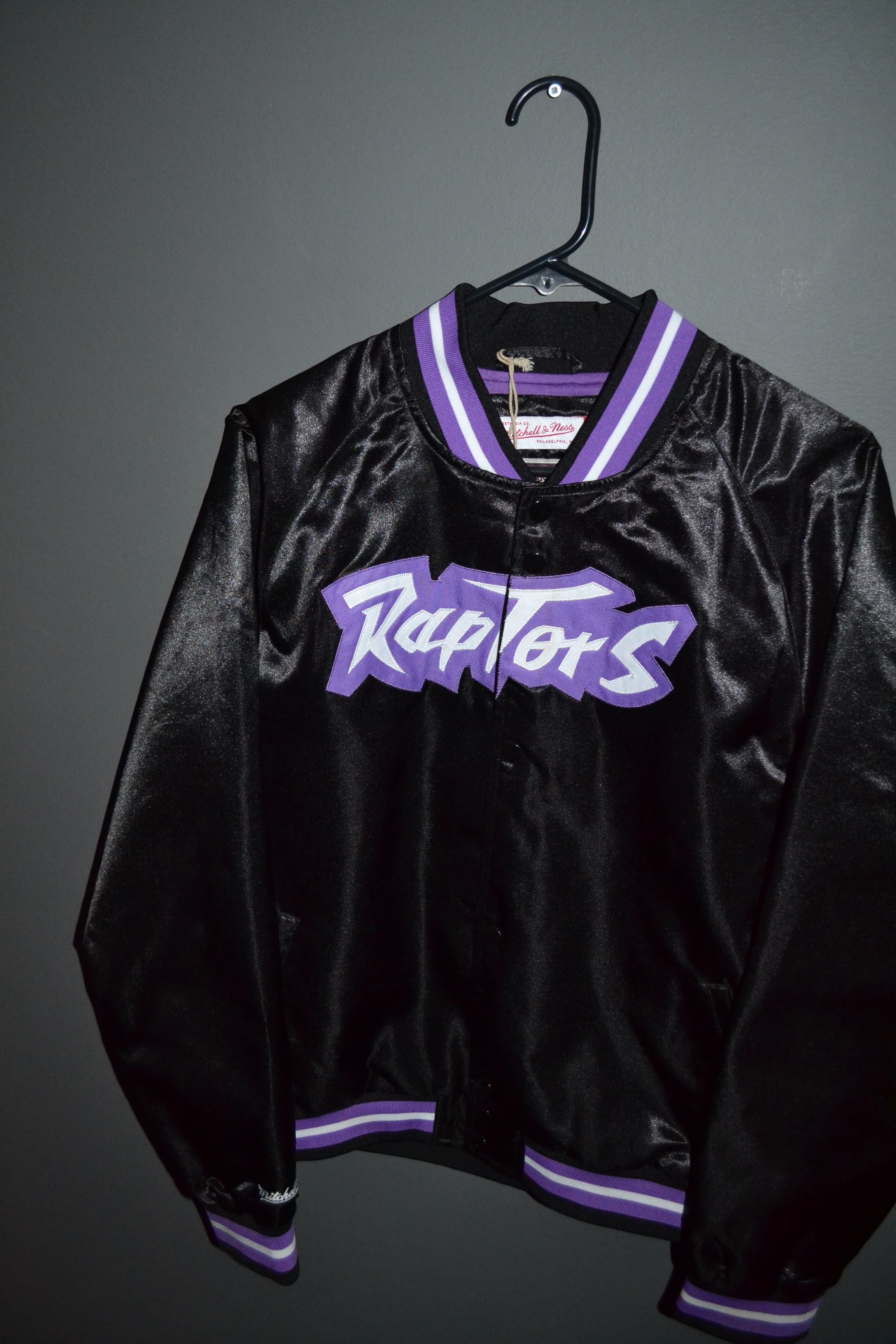 Mitchell & Ness Toronto Raptors Mitchell & Ness Light Satin XL Women Size XL / US 12-14 / IT 48-50 - 1 Thumbnail