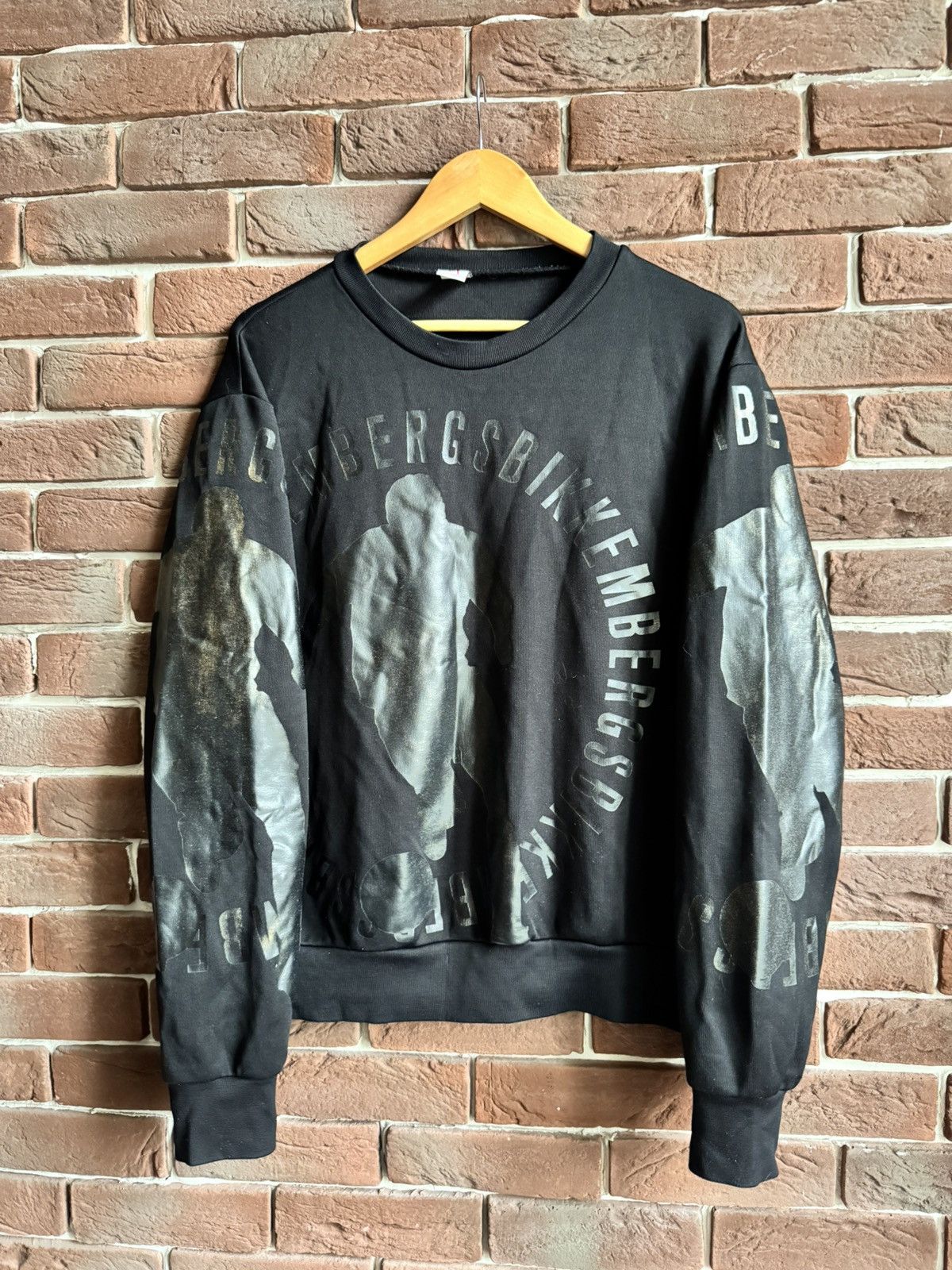 Dirk Bikkembergs Dirk Bikkembergs Logo Hype Sweatshirt Crewneck L Soccer Y2K Size US L / EU 52-54 / 3 - 1 Thumbnail